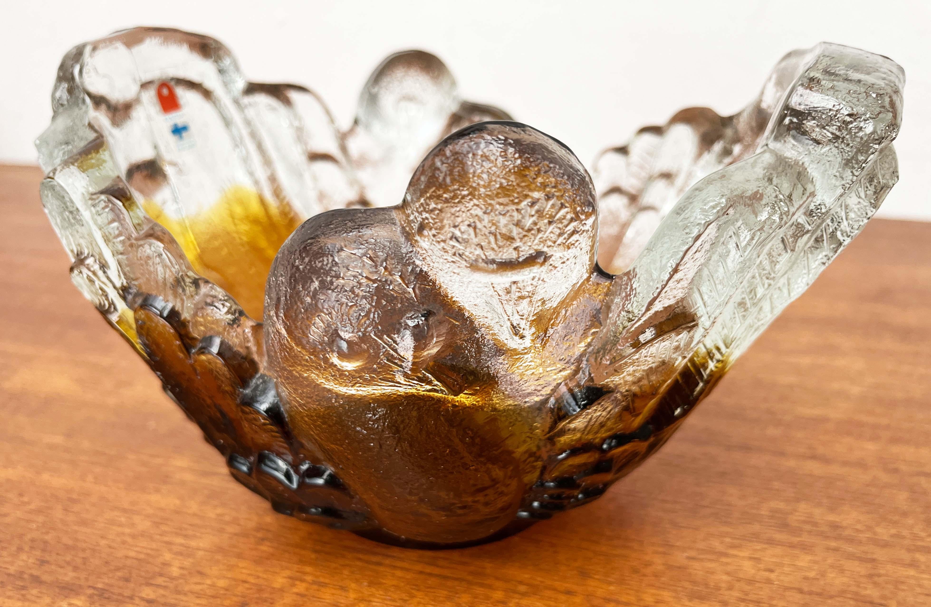 Moderne Glasschale mit Taubenmotiv Pertti Santalahti Kumela 1960er Jahre im Angebot 1