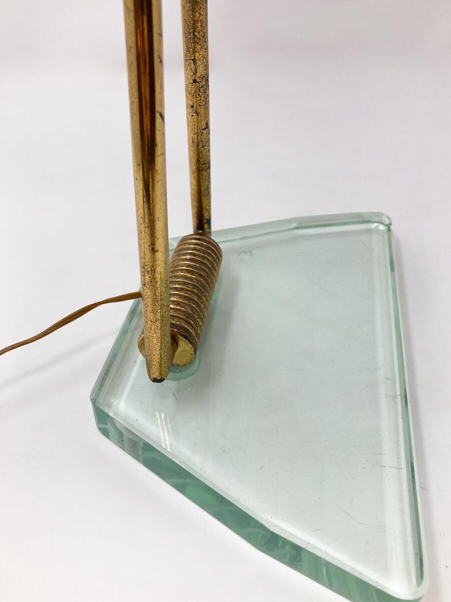 Mid-20th Century Mid-Century Modern Glass & Brass Table Lamp attributed to Pietro Chiesa, 1950s