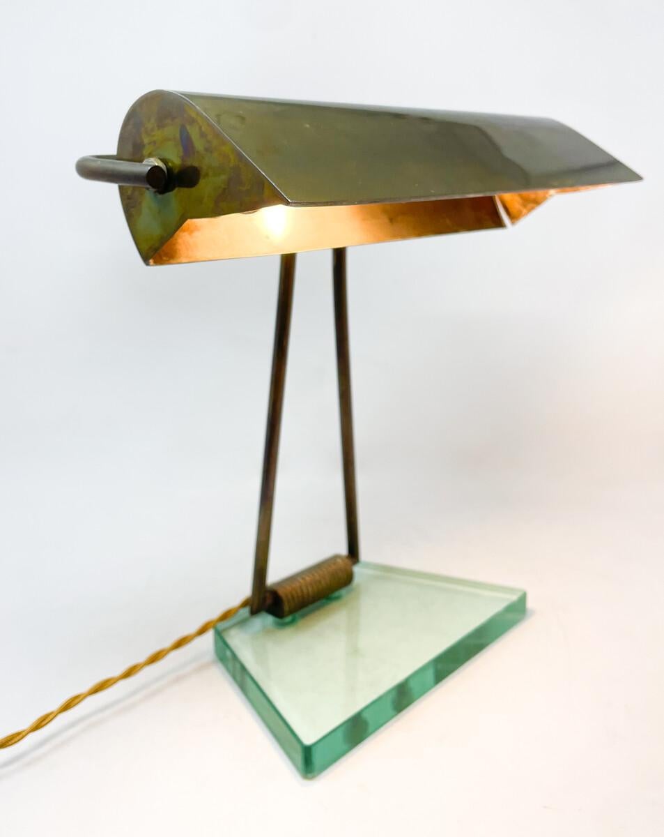 Lampe de table en verre et laiton The Moderns, attribuée à Pietro Chiesa, années 1950 en vente 2