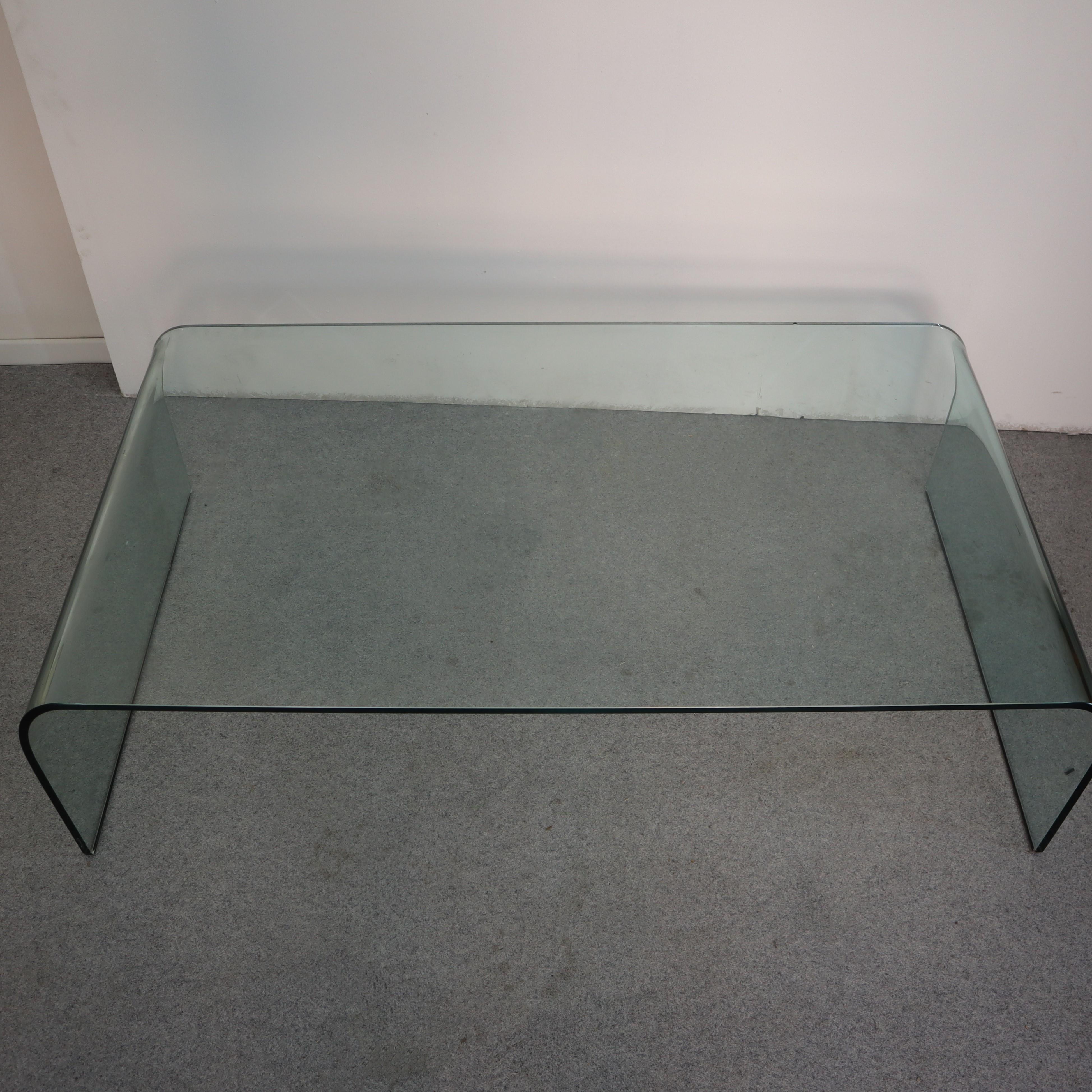 Table incurvée en verre moderne du milieu du siècle dernier d'Angelo Cortesi pour Fiam, Italie, 1970 Bon état - En vente à Nicolosi, IT