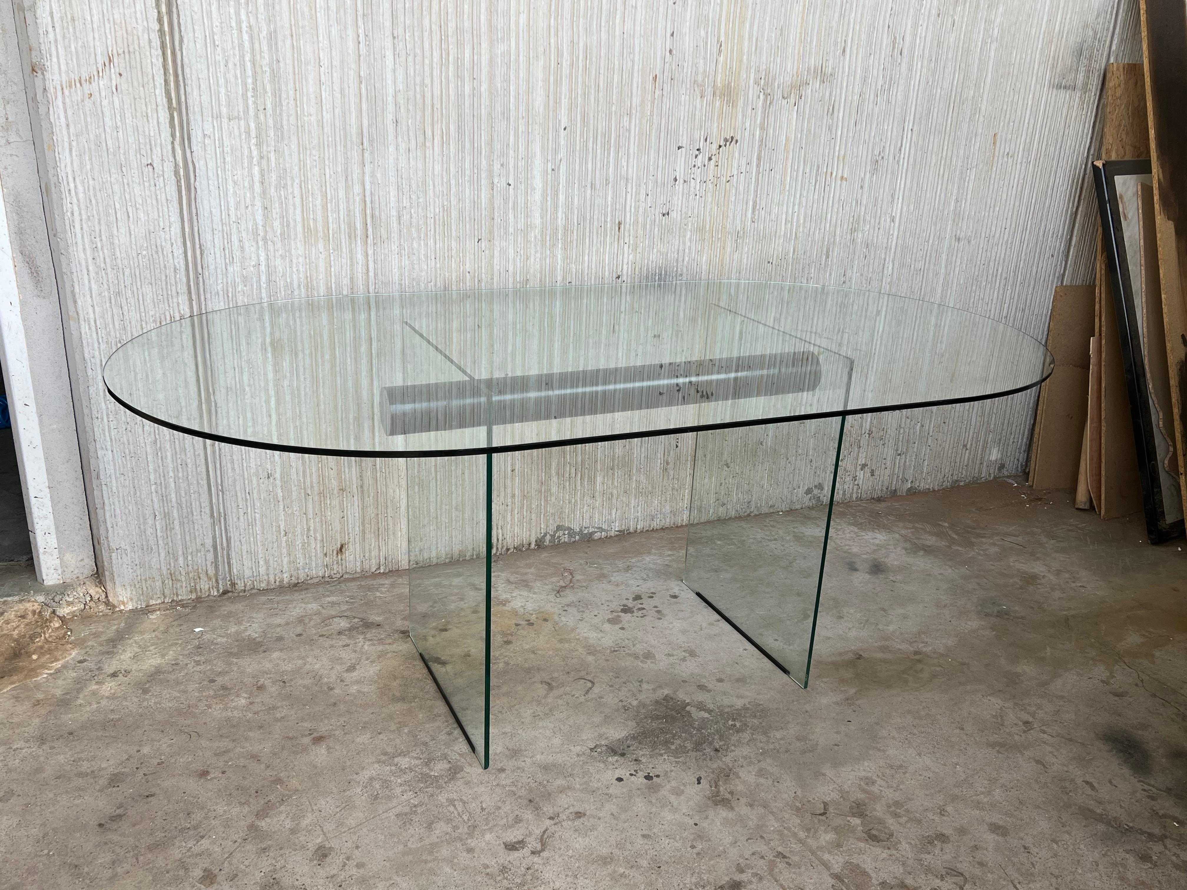 Mid-Century Modern Glass Dining Room Table with Glass Legs in the Pace Style In Good Condition For Sale In Miami, FL