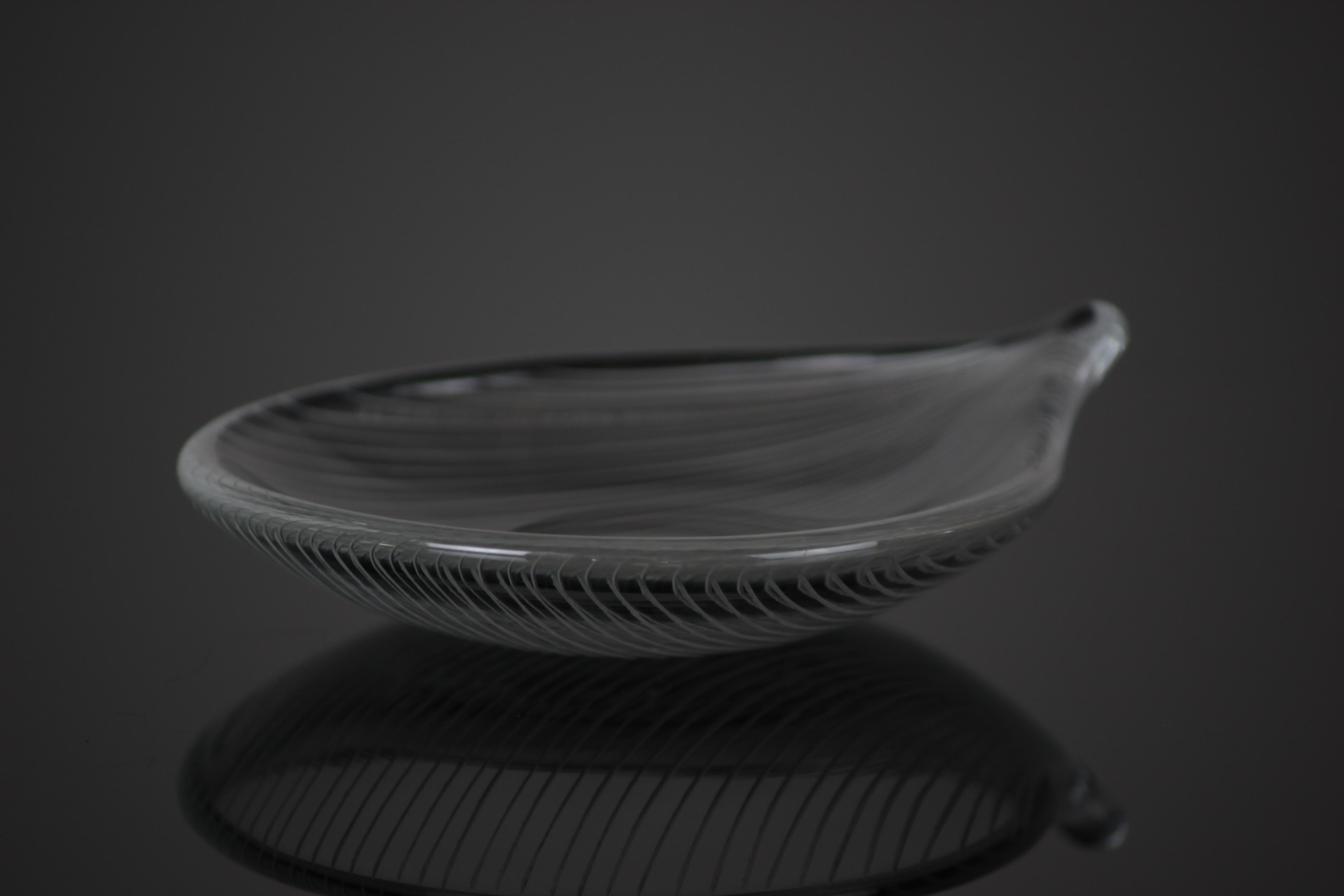 Mid Century Modern Glass Dish by Tapio Wirkkala for Iittala, 1950s In Good Condition For Sale In Brugge, BE