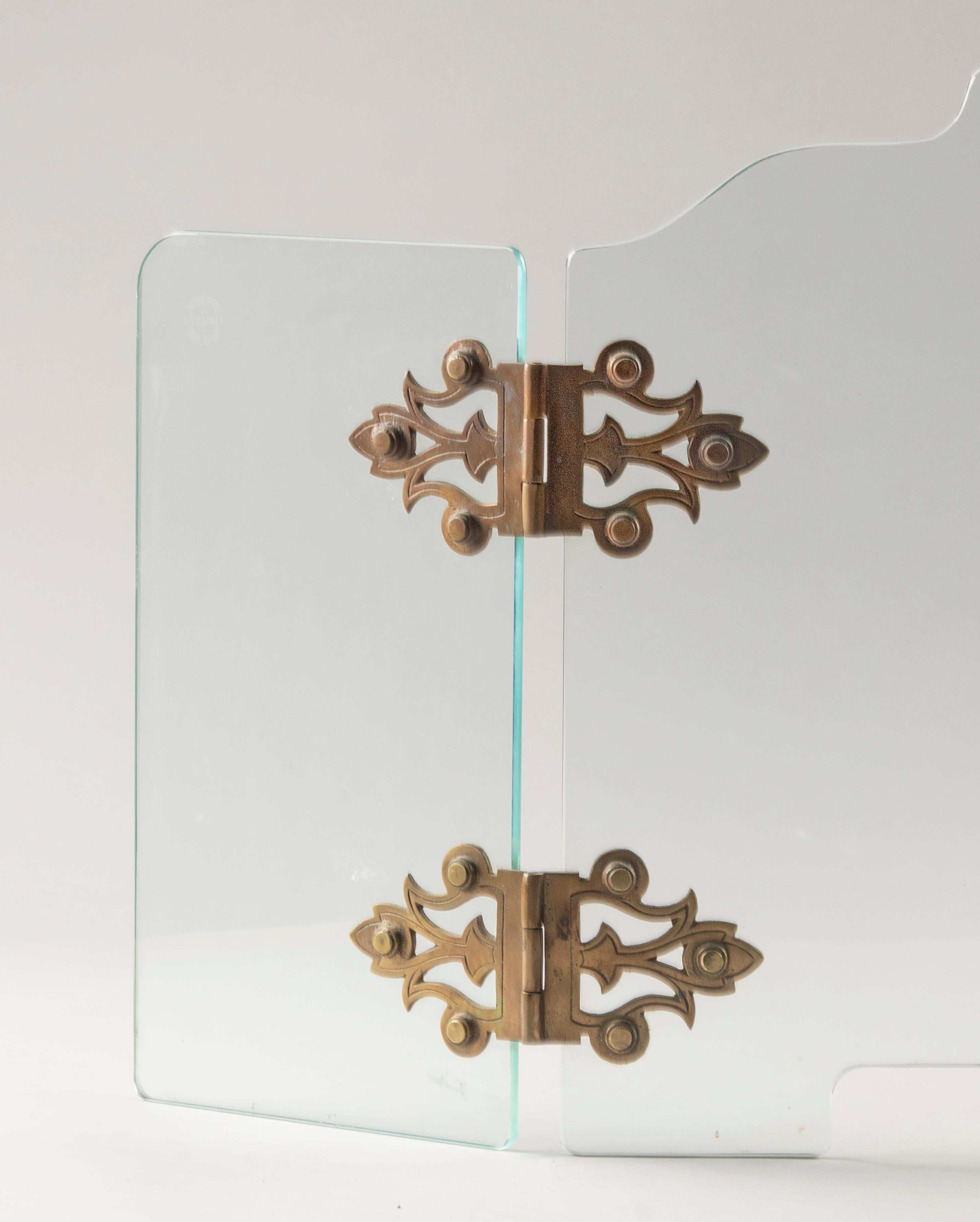 Mid-Century Moderner klappbarer dreiteiliger Kaminschirm aus Glas von Jemeppe (Mitte des 20. Jahrhunderts) im Angebot