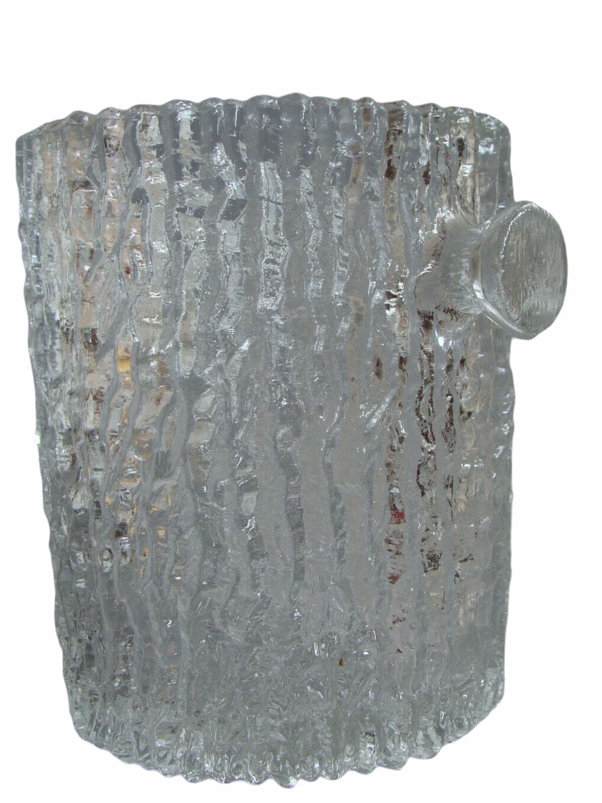 Imitation cuir Seau à glace en verre moderne du milieu du siècle avec couvercle en similicuir, Allemagne, 1970 en vente