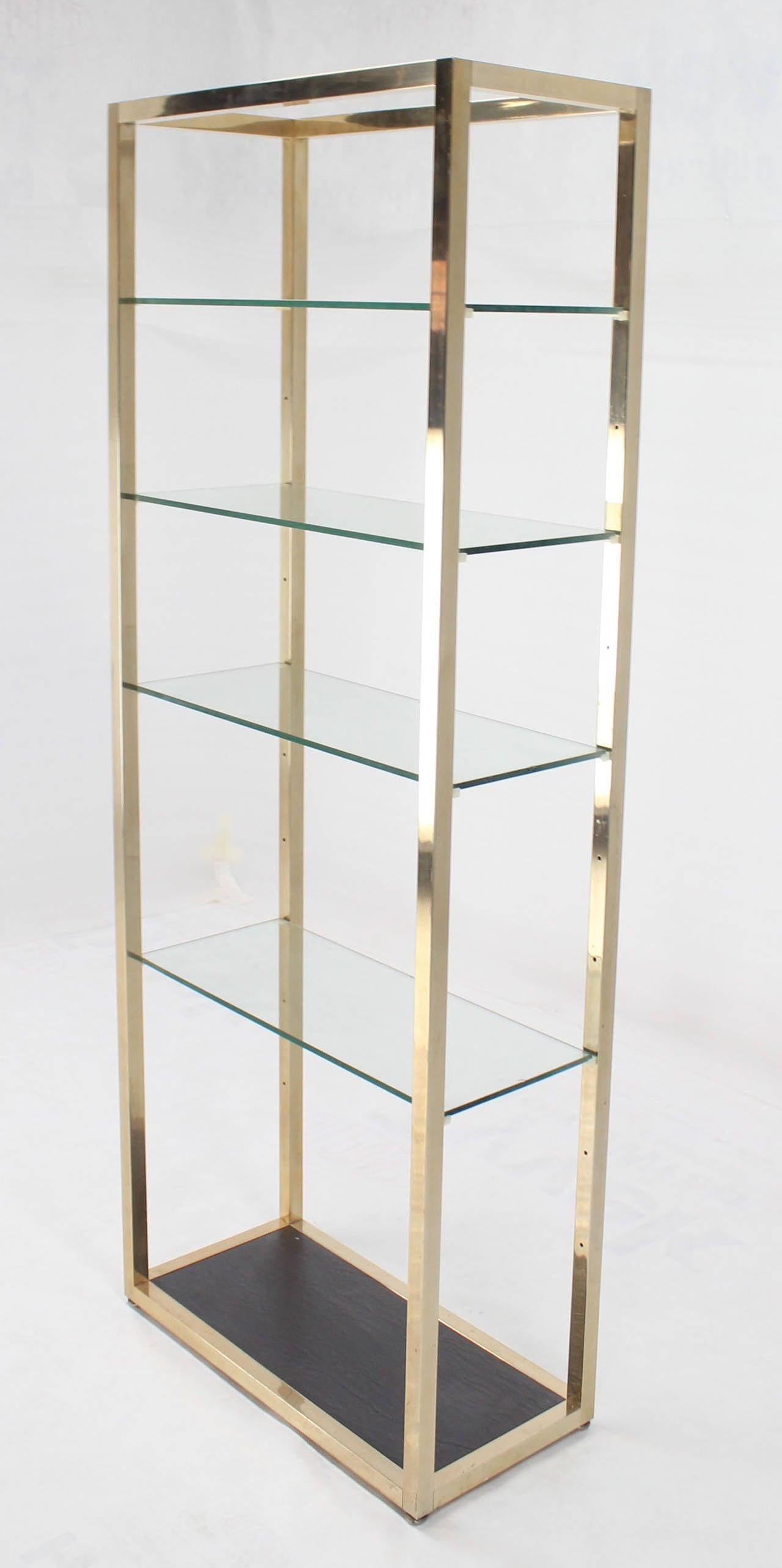 Mid Century Modern Glass & Metal Compact Tall Etagere Regale  (Moderne der Mitte des Jahrhunderts) im Angebot