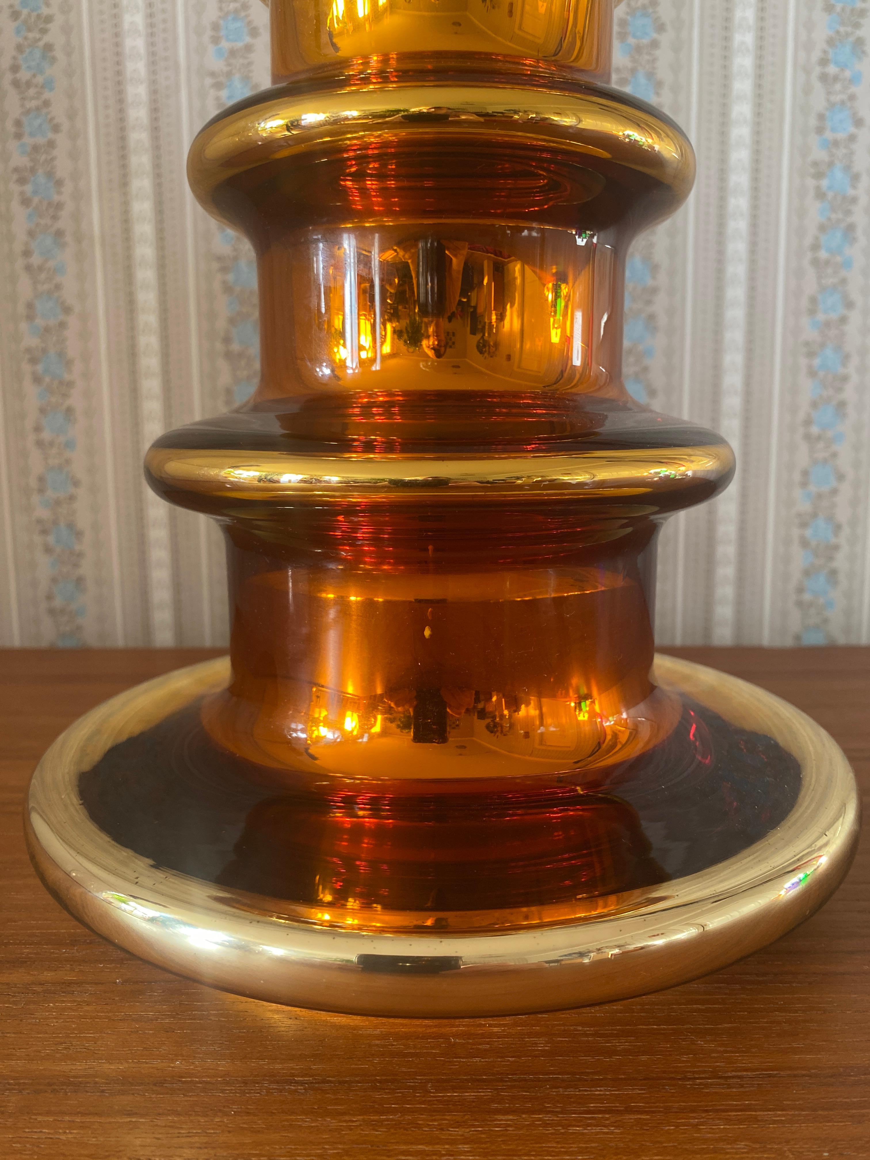 Lámpara de sobremesa de cristal ámbar metalizado de Gustav Leek para Orrefor, años 60 en venta 3