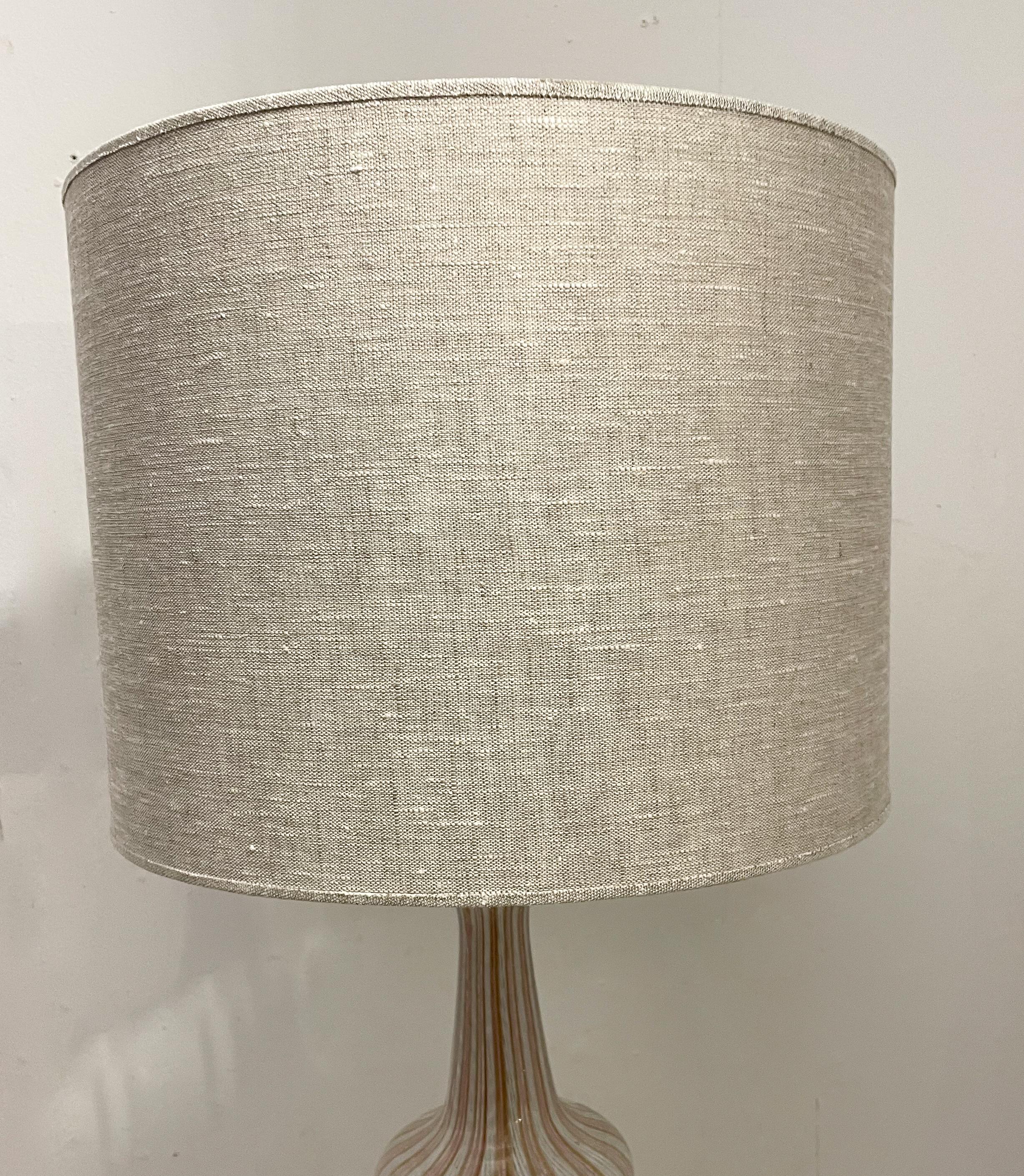 Verre Lampe de table en verre The Moderns en vente