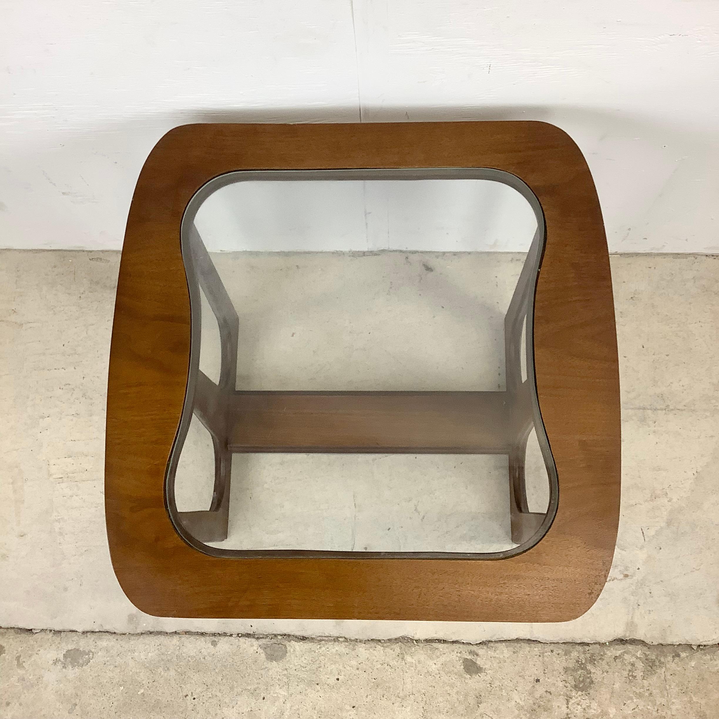 Mid-Century Modern Glass Top Walnut End Table In Good Condition For Sale In Trenton, NJ