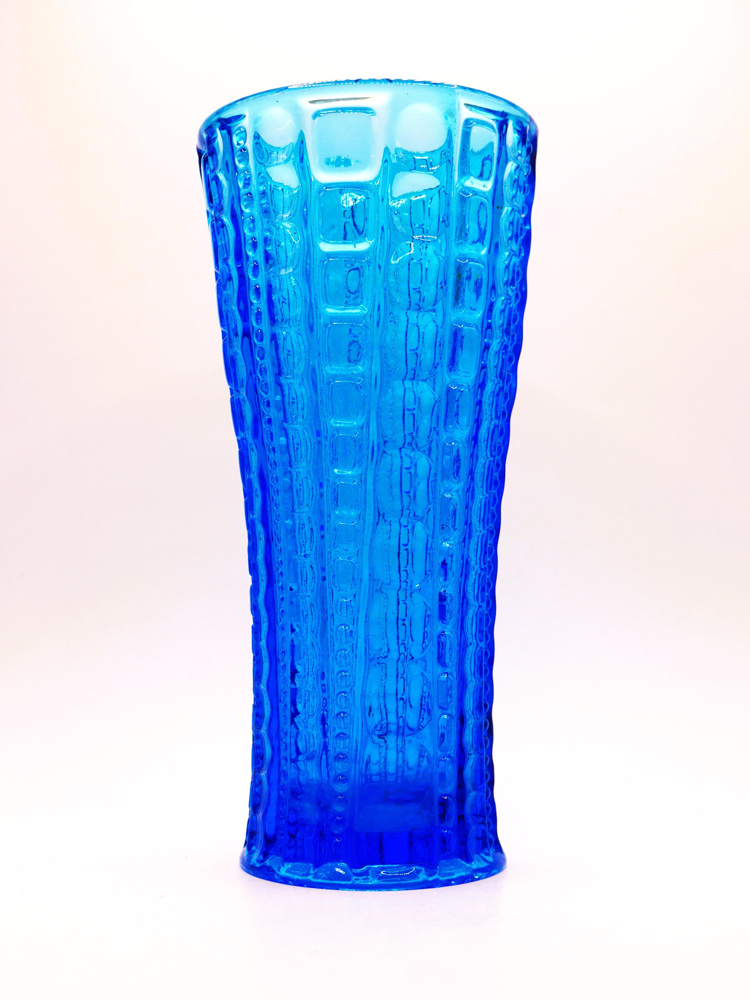 Mid-century modern glass vase by Jan Sylwester Drost for Ząbkowice, Poland. 4
