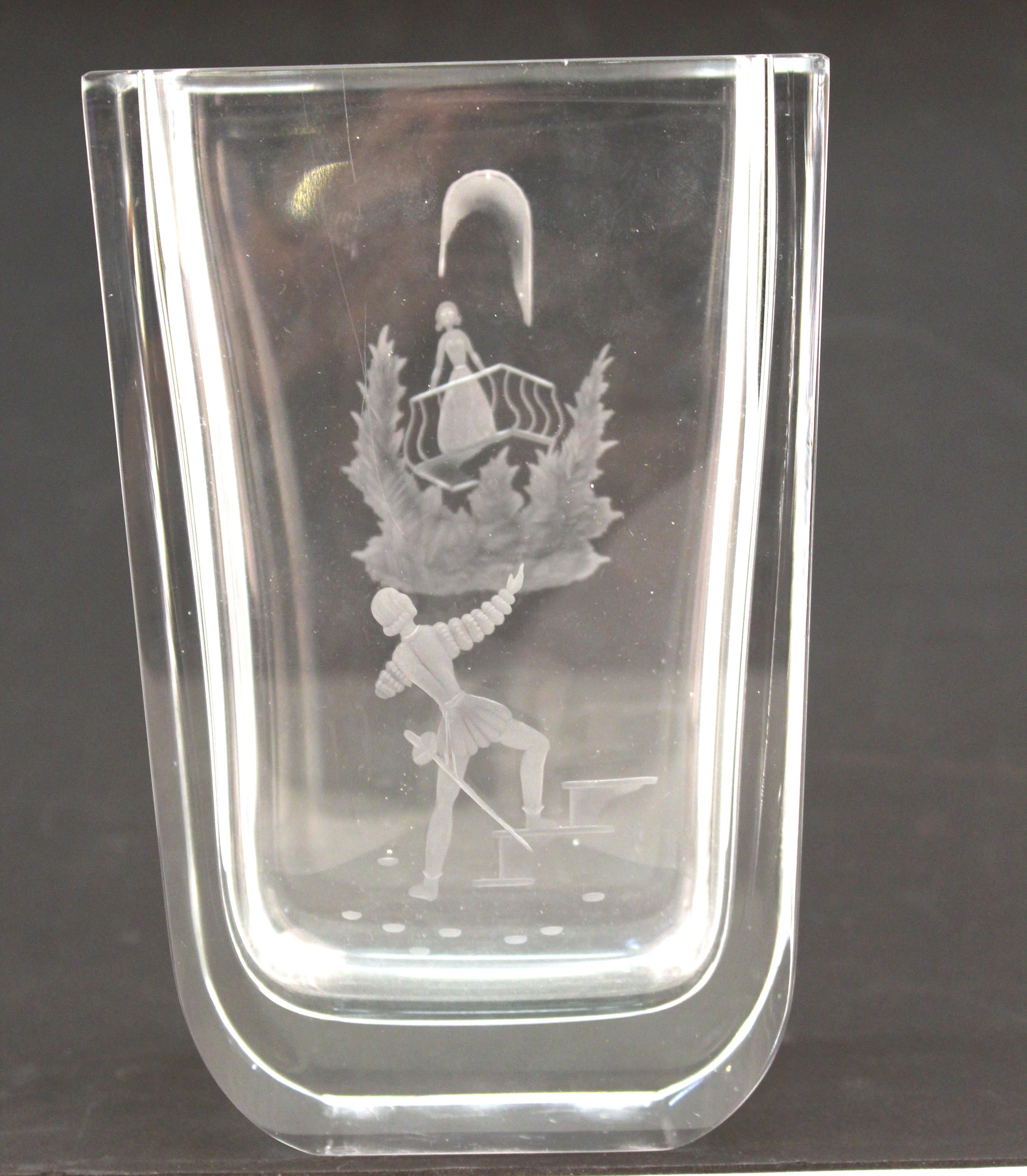 Mid-Century Modern Glass Vase with Etched Romeo and Juliet Balcony Scene 1