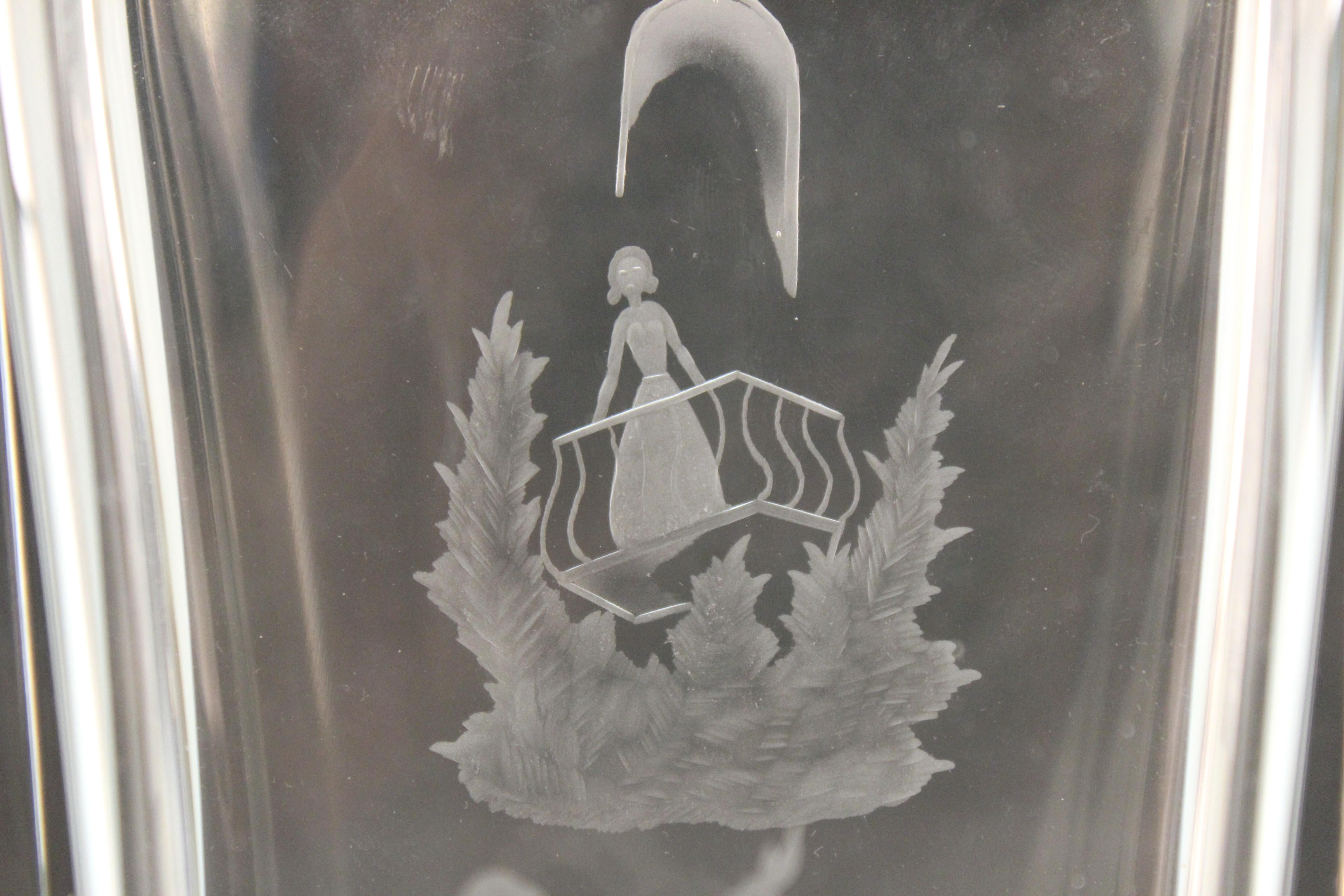 Mid-Century Modern Glass Vase with Etched Romeo and Juliet Balcony Scene 2