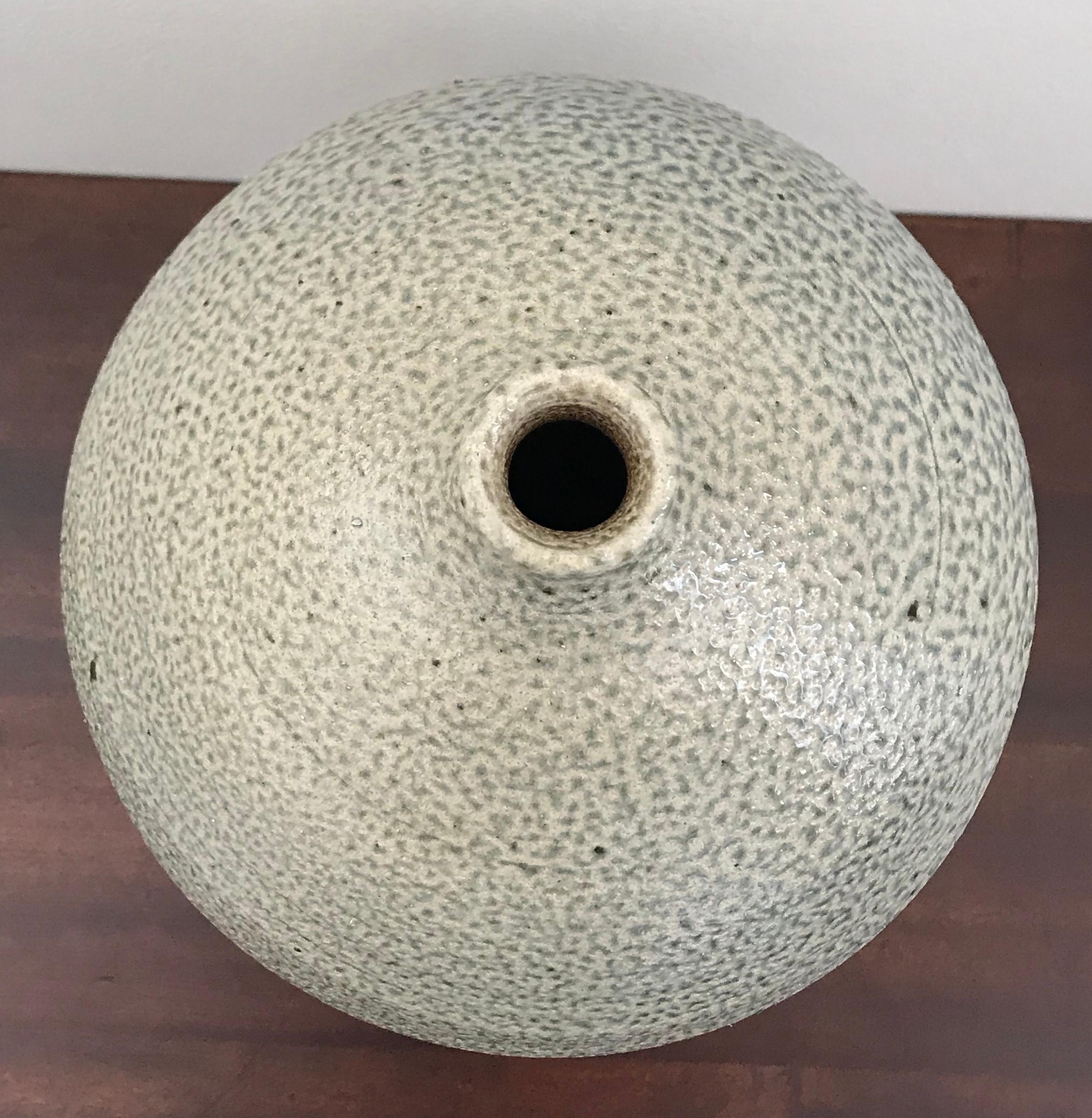 Beautiful earth tone glazed ceramic vase by American artist Michael Kreisberg, late 20th century.