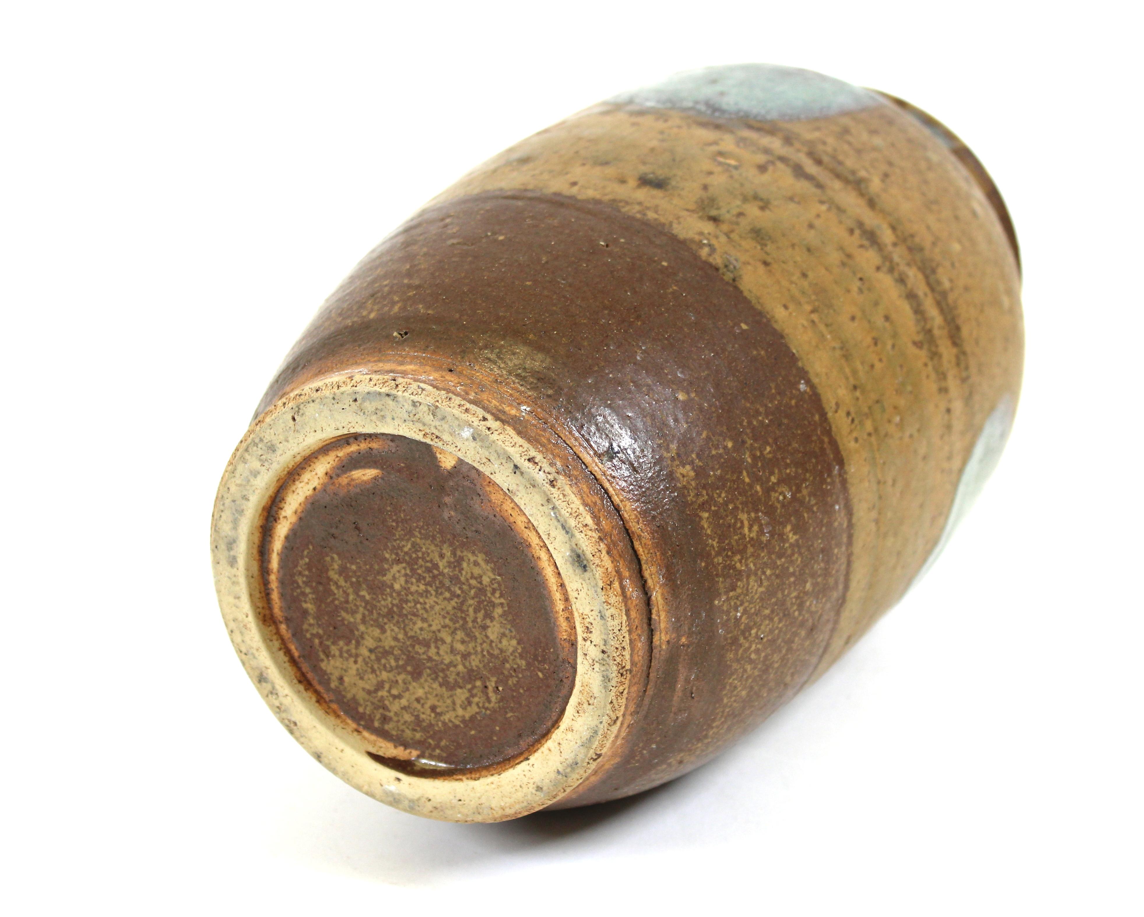 20ième siècle Vase en poterie d'atelier émaillée mi-siècle moderne en vente