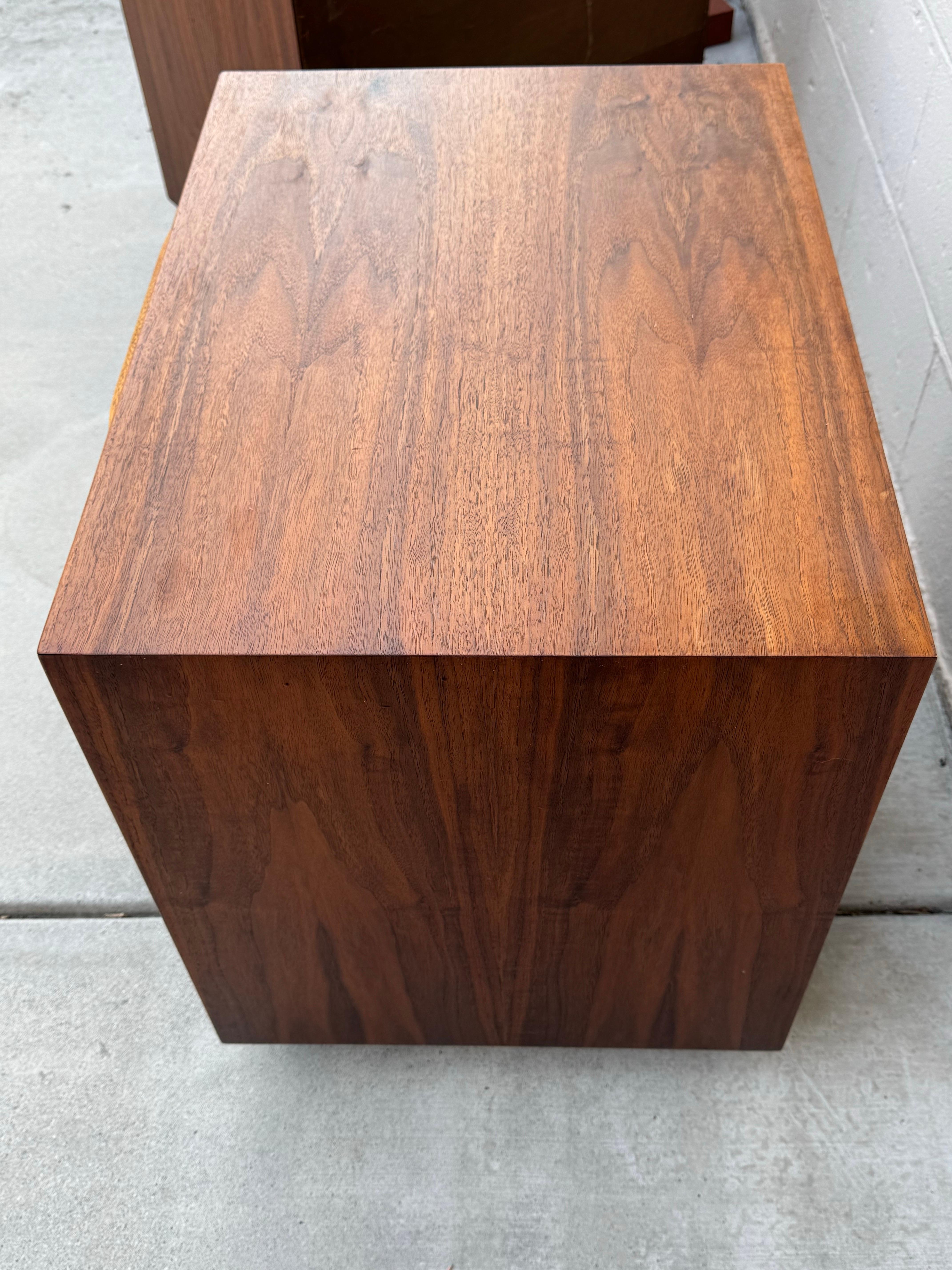 Mid-Century Modern Glenn Of California Night Stands Designed By John Kapel im Angebot 7