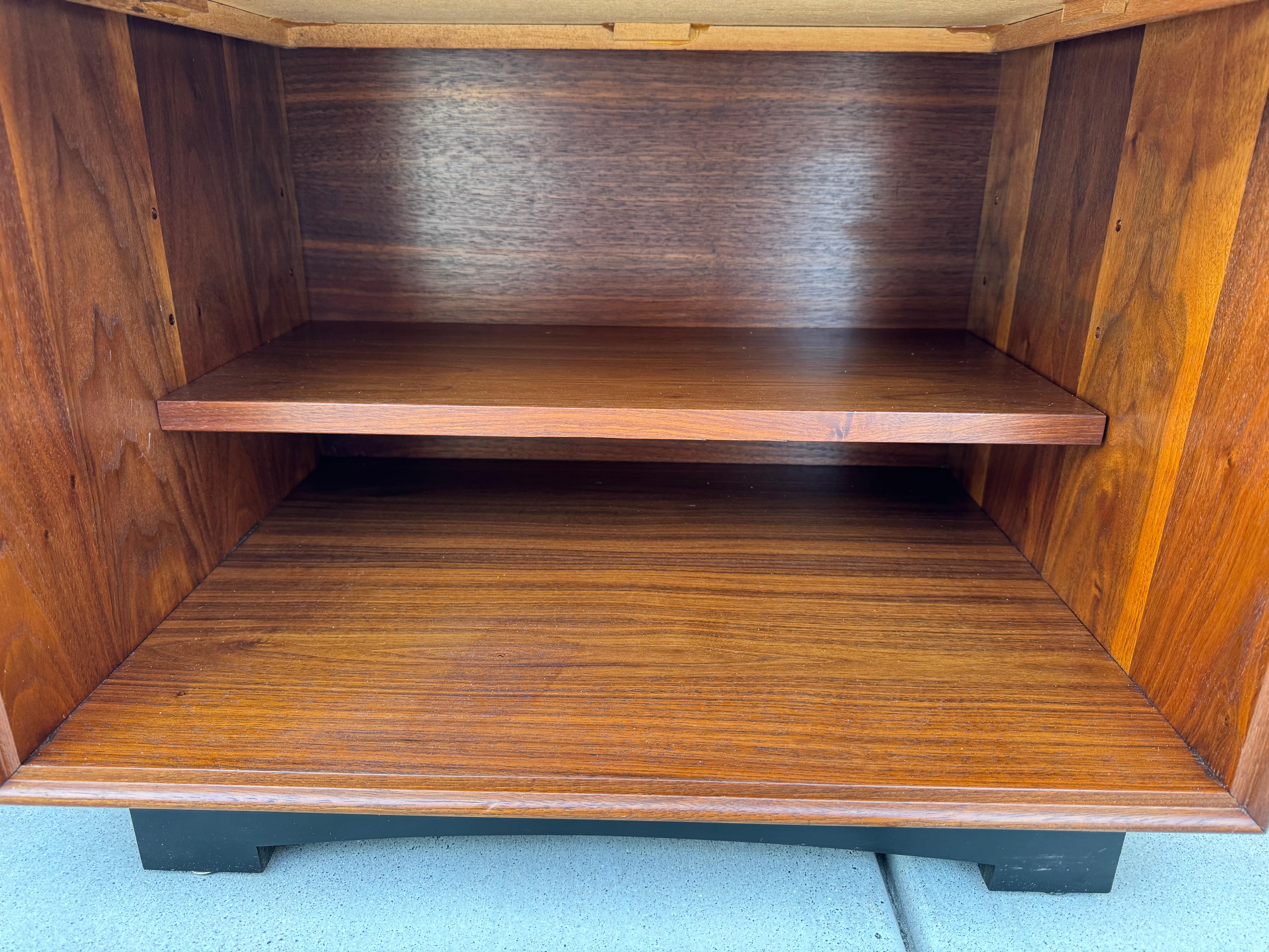 Mid-Century Modern Glenn Of California Night Stands Designed By John Kapel im Angebot 8