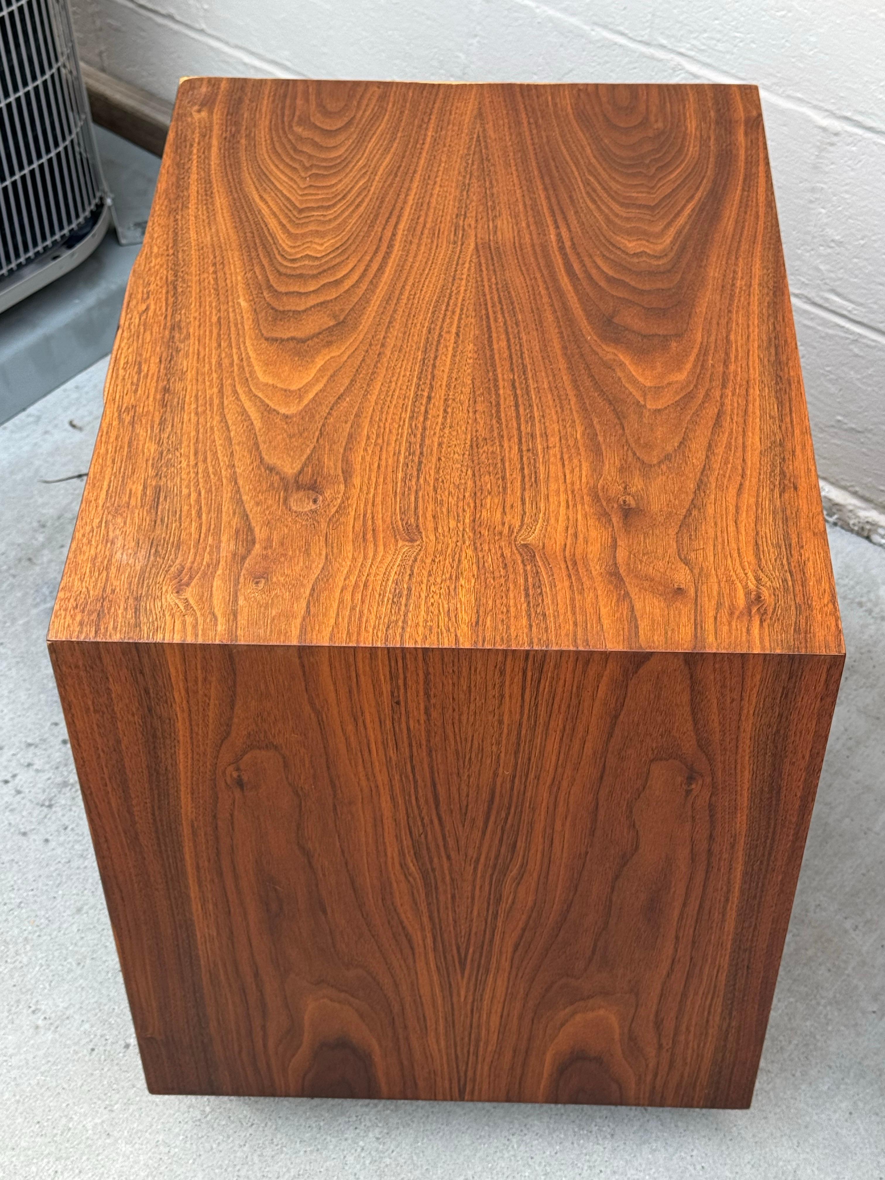 Mid-Century Modern Glenn Of California Night Stands Designed By John Kapel im Angebot 1