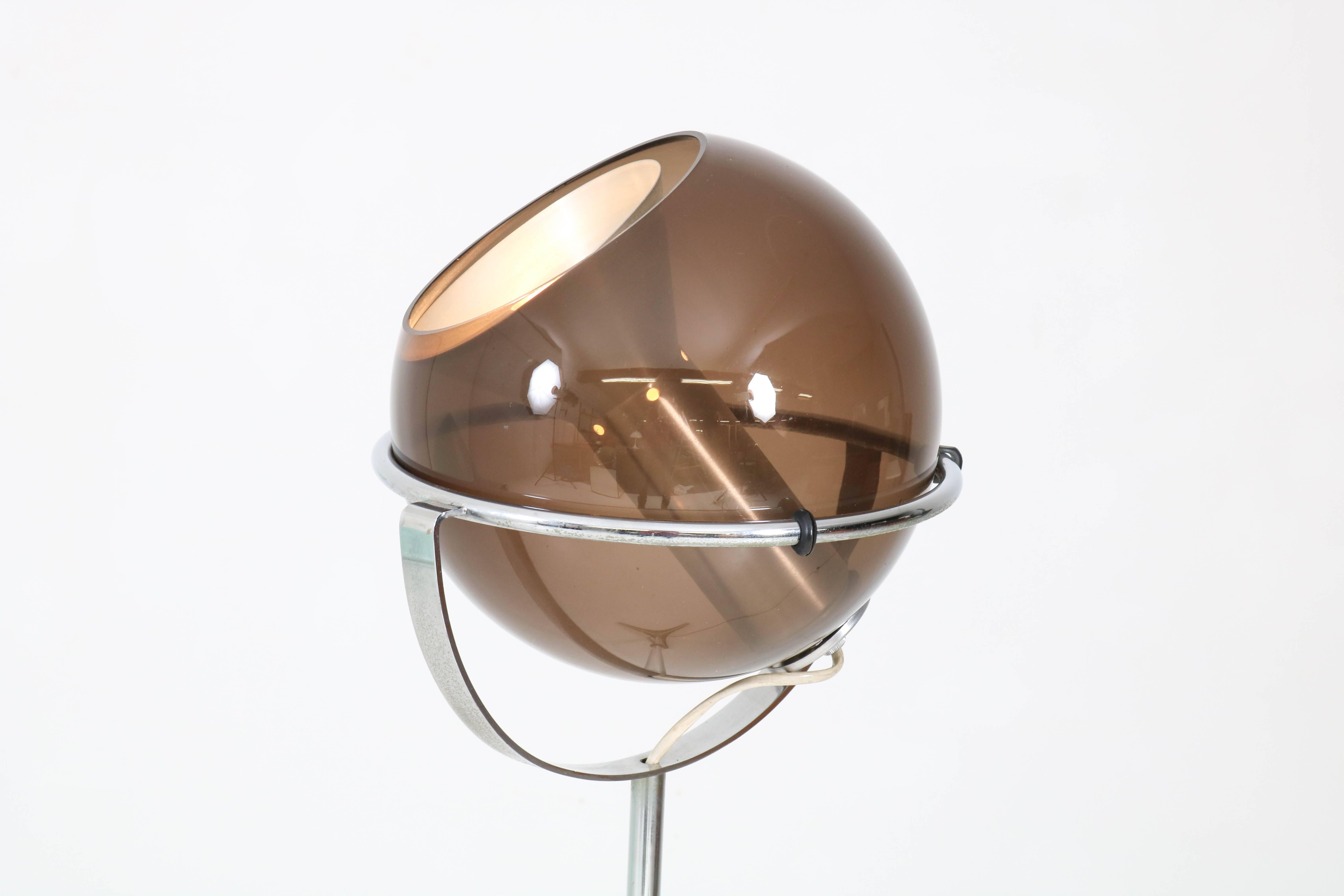 Mid-Century Modern Globe 2000 Floor Lamp by Frank Ligtelijn for RAAK, 1960s In Good Condition In Amsterdam, NL