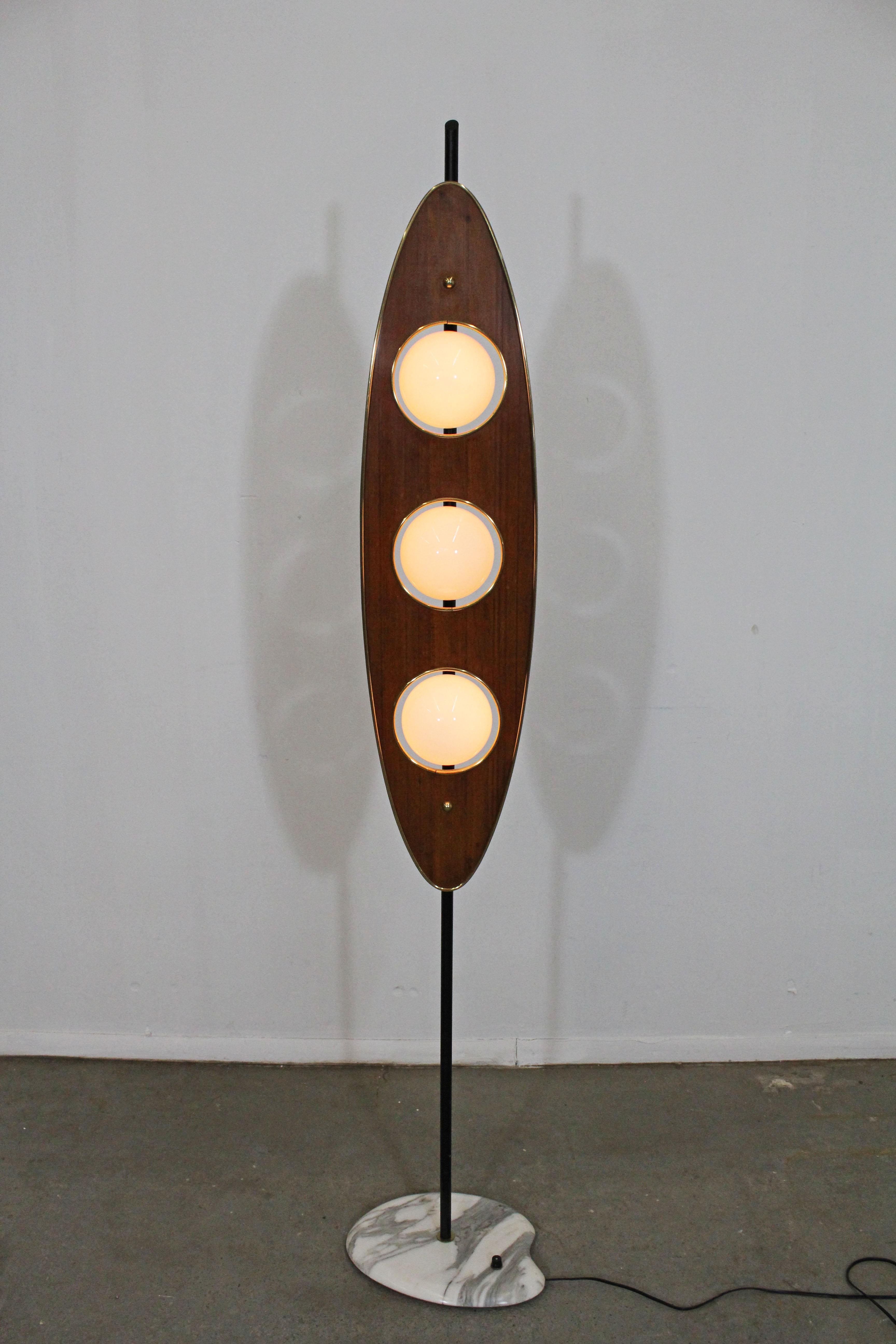 Mid-Century Modern Goffredo Reggiani Stil Nussbaum Surfboard Stehlampe (Ende des 20. Jahrhunderts)