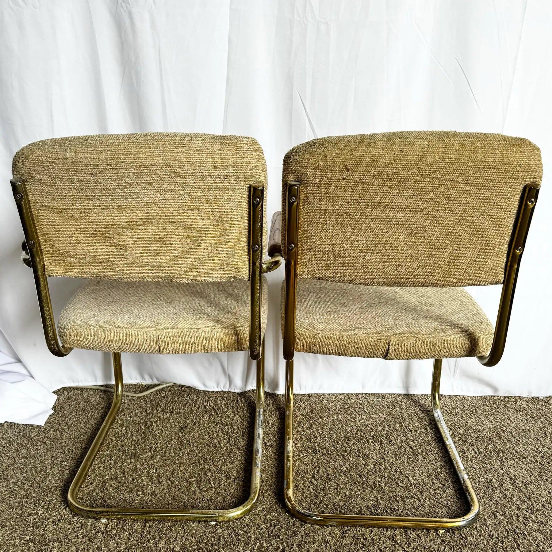Sedie a sbalzo in oro e tufted beige della metà del secolo scorso - Set di 6 sedie In condizioni buone in vendita a Delray Beach, FL