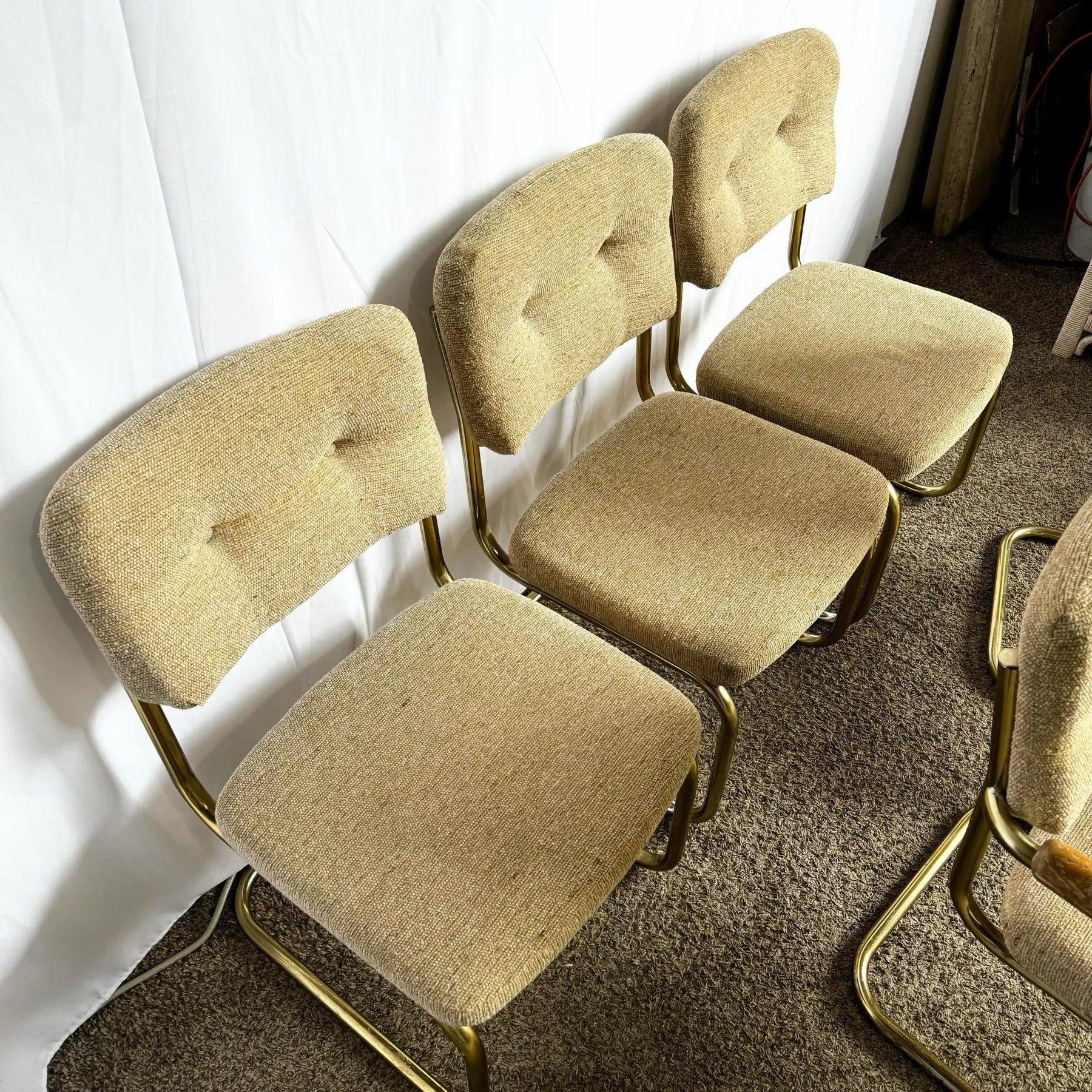 Tessuto Sedie a sbalzo in oro e tufted beige della metà del secolo scorso - Set di 6 sedie in vendita