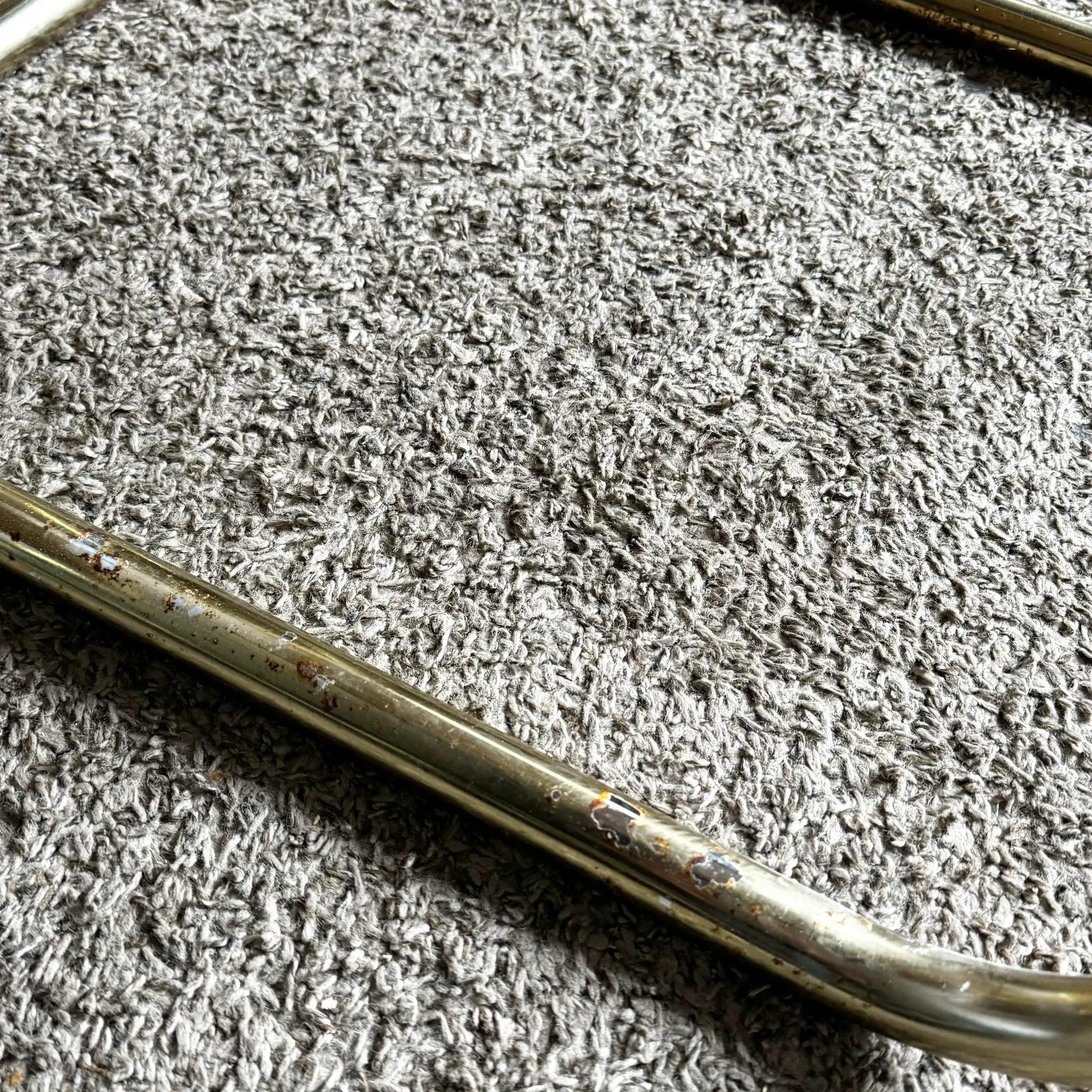 Sedie a sbalzo in oro e tufted beige della metà del secolo scorso - Set di 6 sedie in vendita 2
