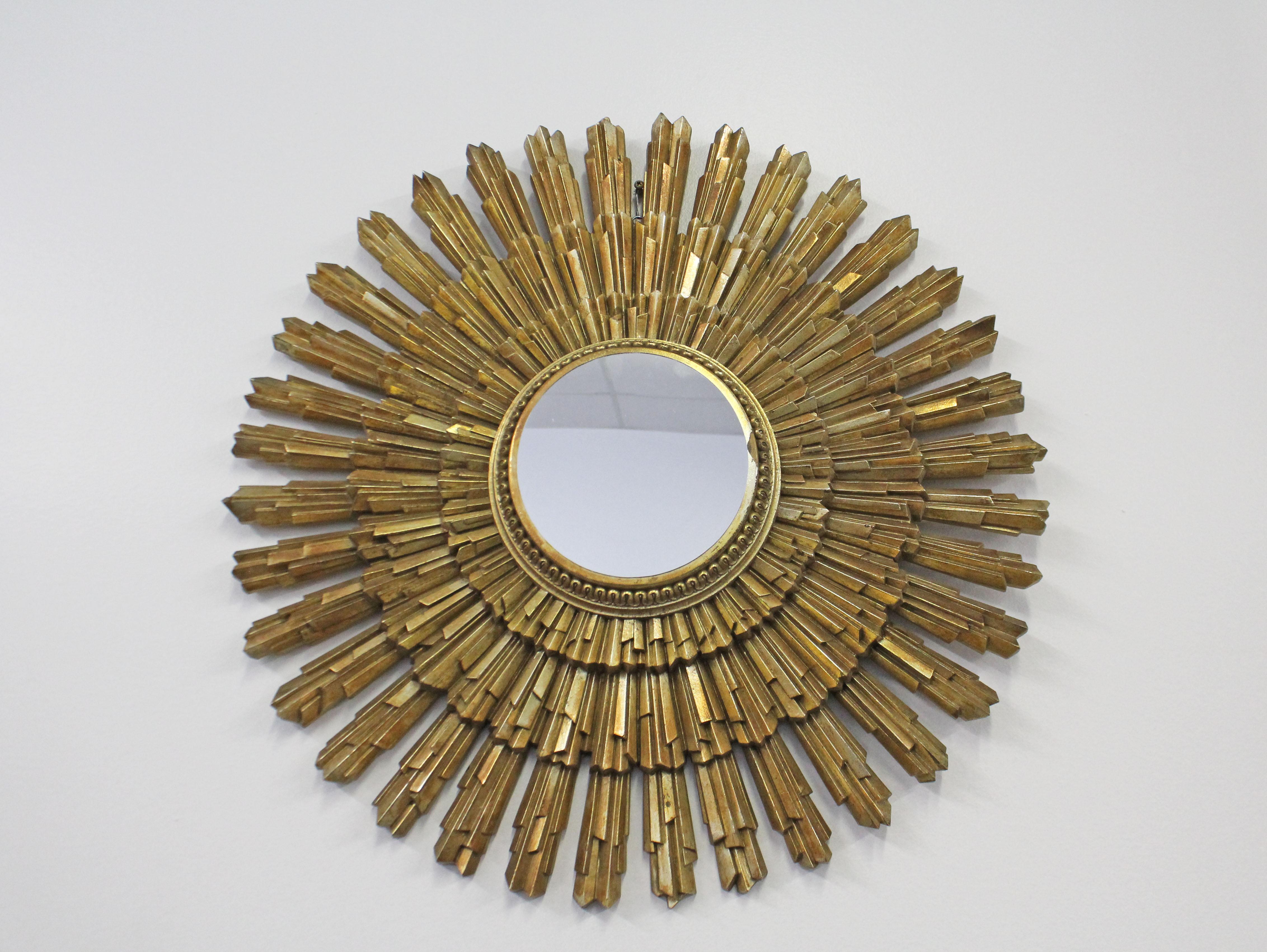 Mid-Century Modern Gold Gilt Starburst Decorative Wall Mirror In Good Condition In Wilmington, DE