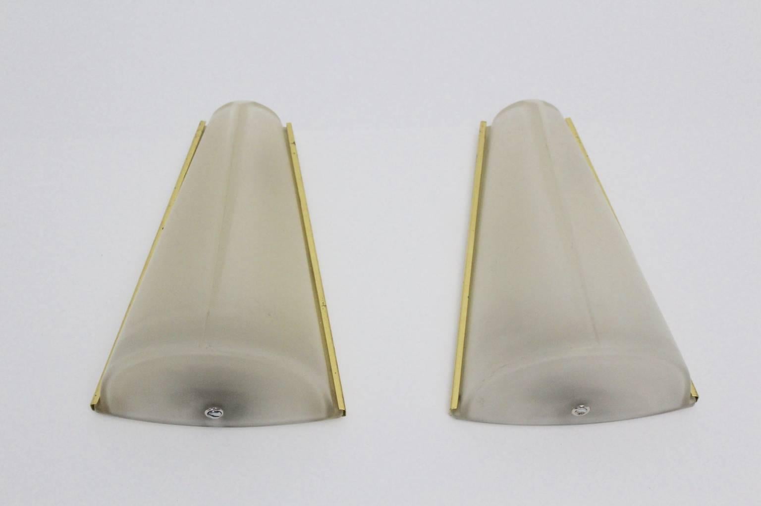 Mid-Century Modern Vintage Gold Glass German Wall Lights, 1960s In Good Condition In Vienna, AT