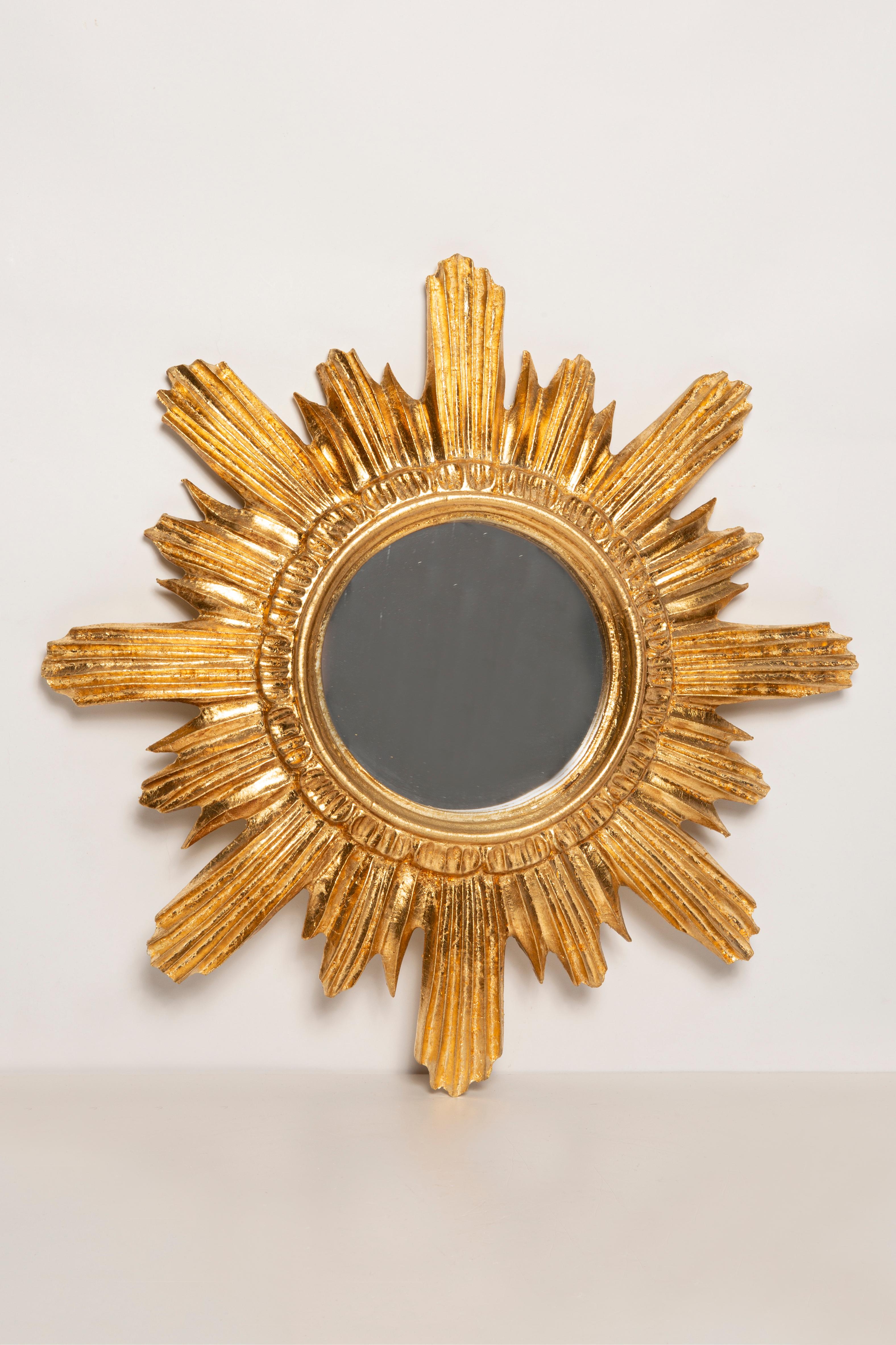 Mid Century, Modern Gold Italian Big Sunburst Mirror, Giltwood, 1960s In Good Condition For Sale In 05-080 Hornowek, PL