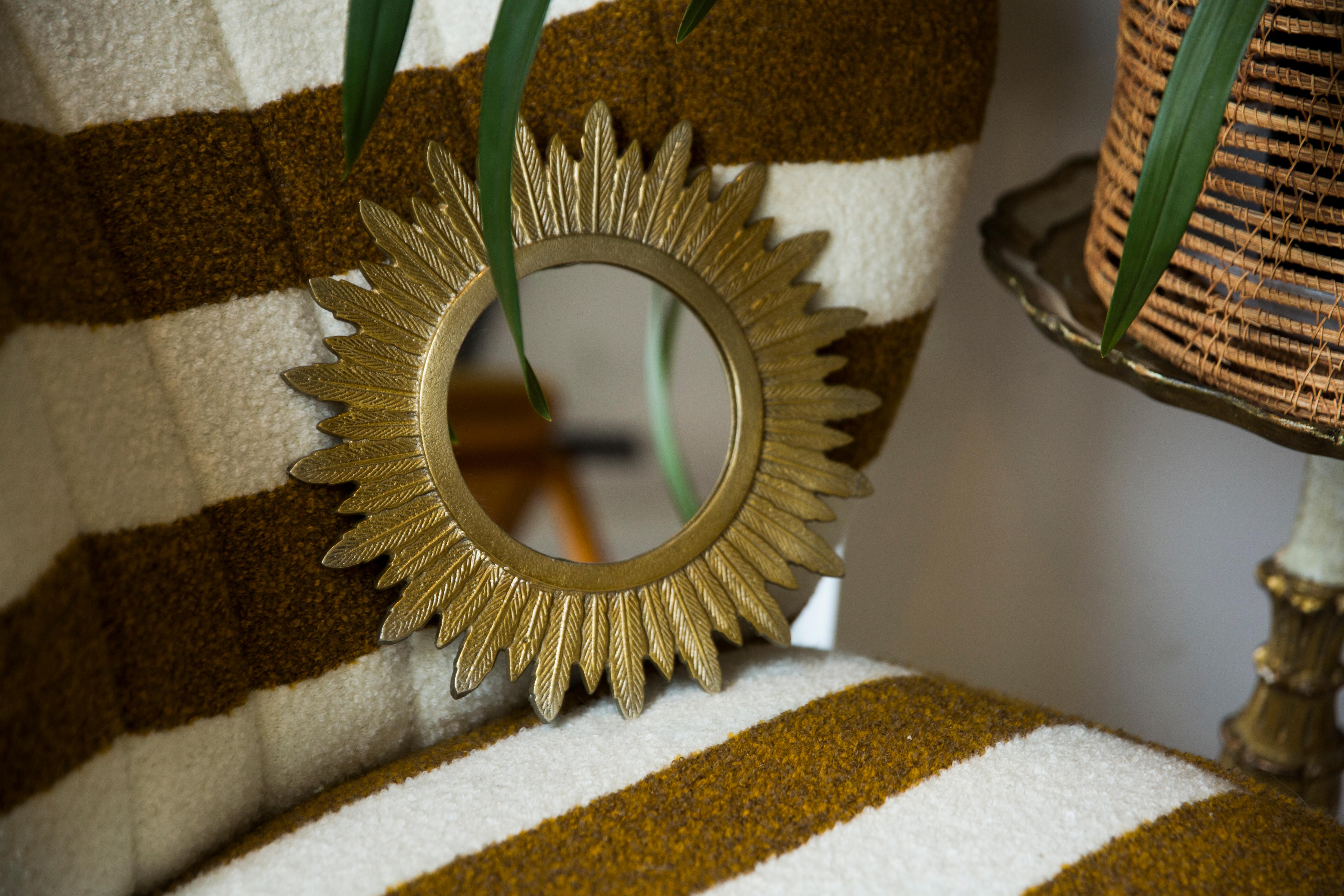 Mid-Century Modern Gold Italian Small Sunburst Mirror, Italy, 1960s In Good Condition In 05-080 Hornowek, PL