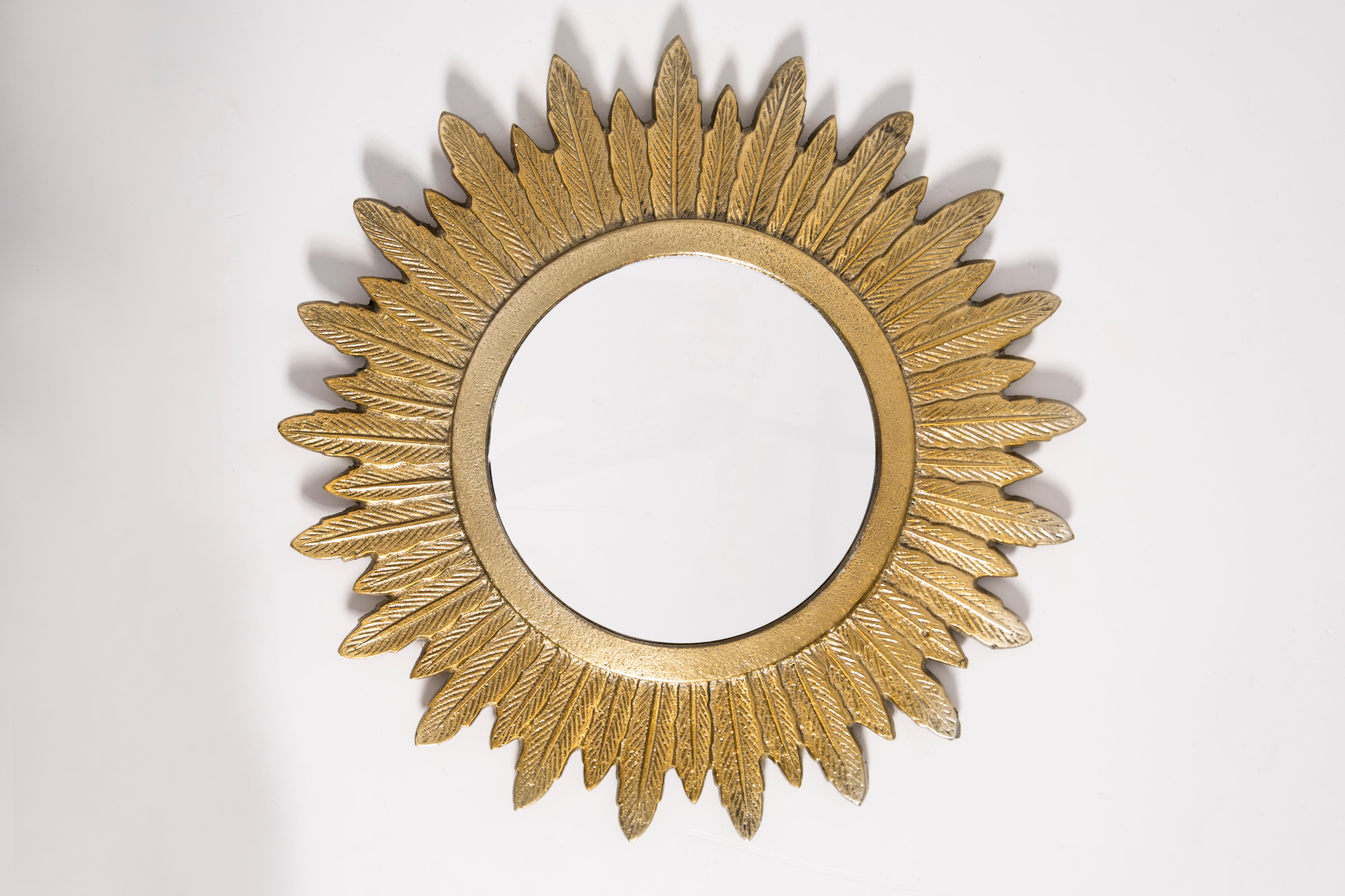 Mid-Century Modern Gold Italian Small Sunburst Mirror, Italy, 1960s 2