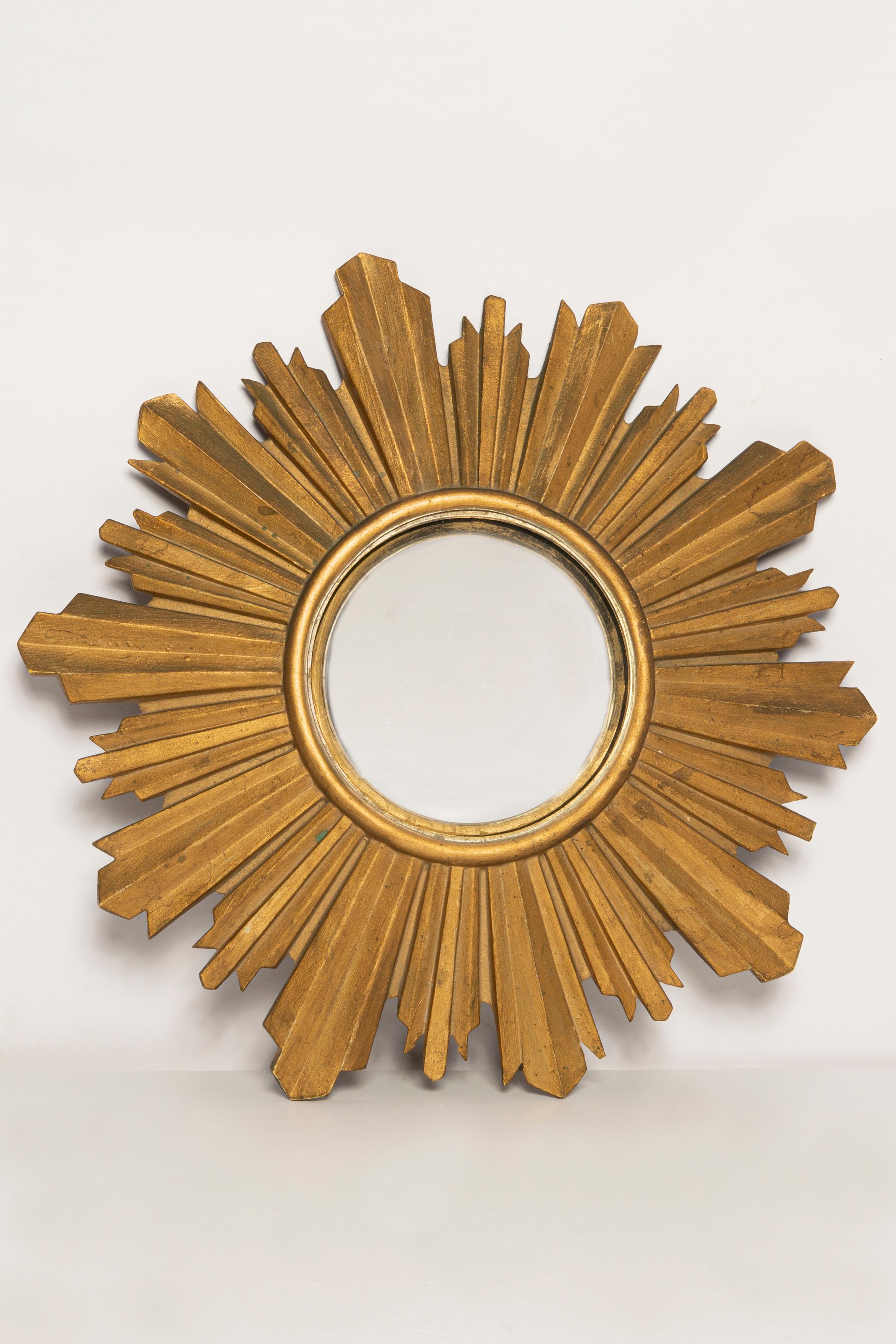 Mid Century, Modern Gold Italian Sunburst Mirror, 1960s In Good Condition For Sale In 05-080 Hornowek, PL
