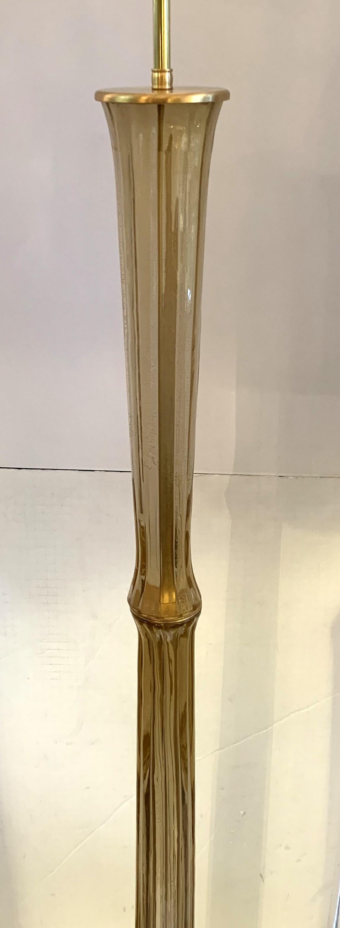 Mid-Century Modern Gold Italian Venetian Murano Blown Glass Bronze Floor Lamp In Good Condition For Sale In Roslyn, NY