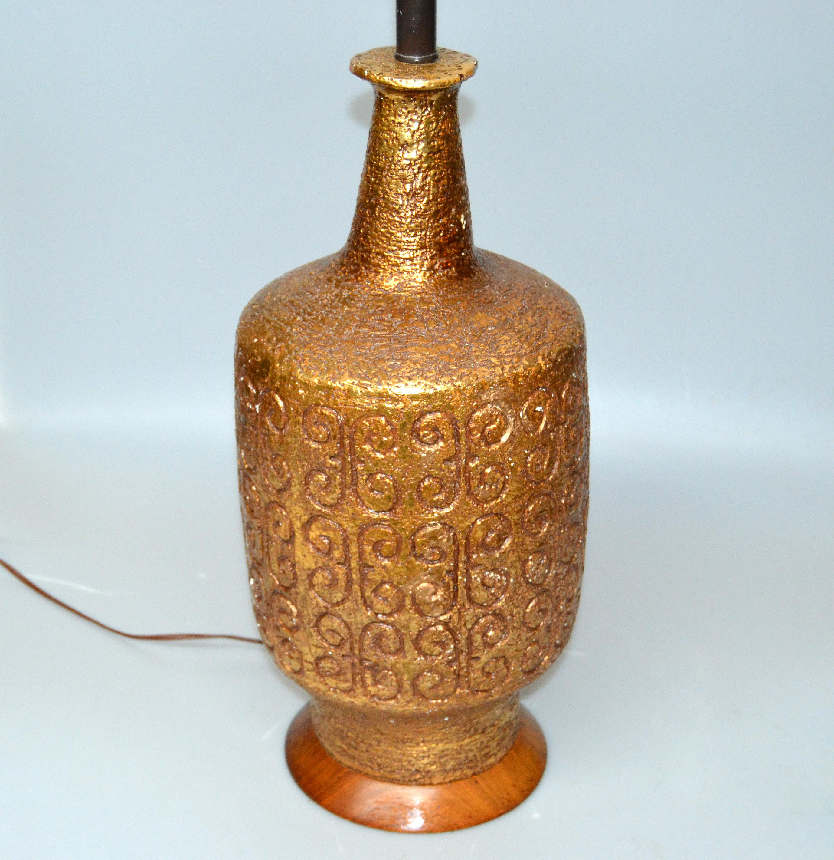 20th Century Mid-Century Modern Golden Greek Key Pattern Ceramic Table Lamp Wood Walnut Base 