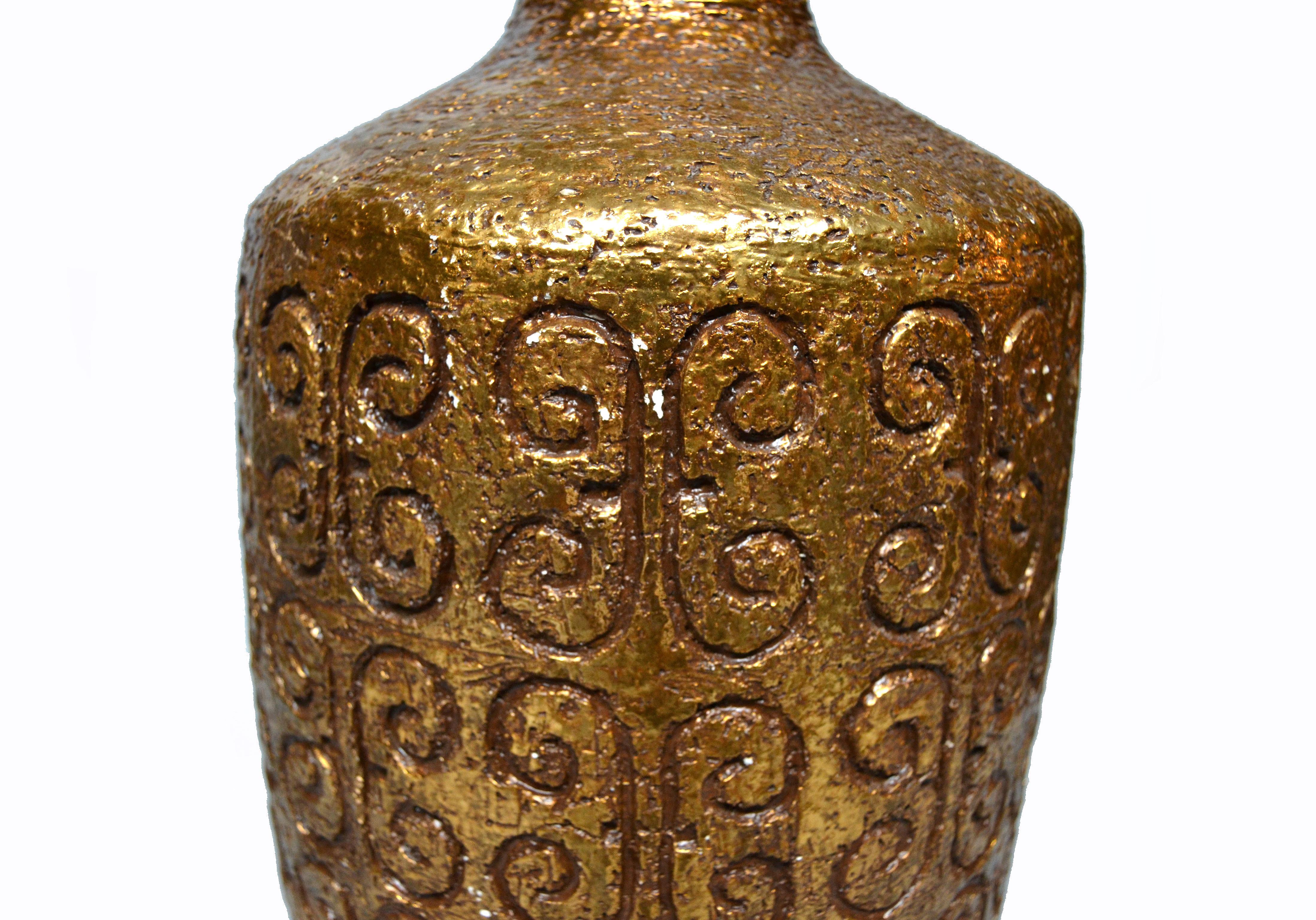 Mid-Century Modern Golden Greek Key Pattern Ceramic Table Lamp Wood Walnut Base  3