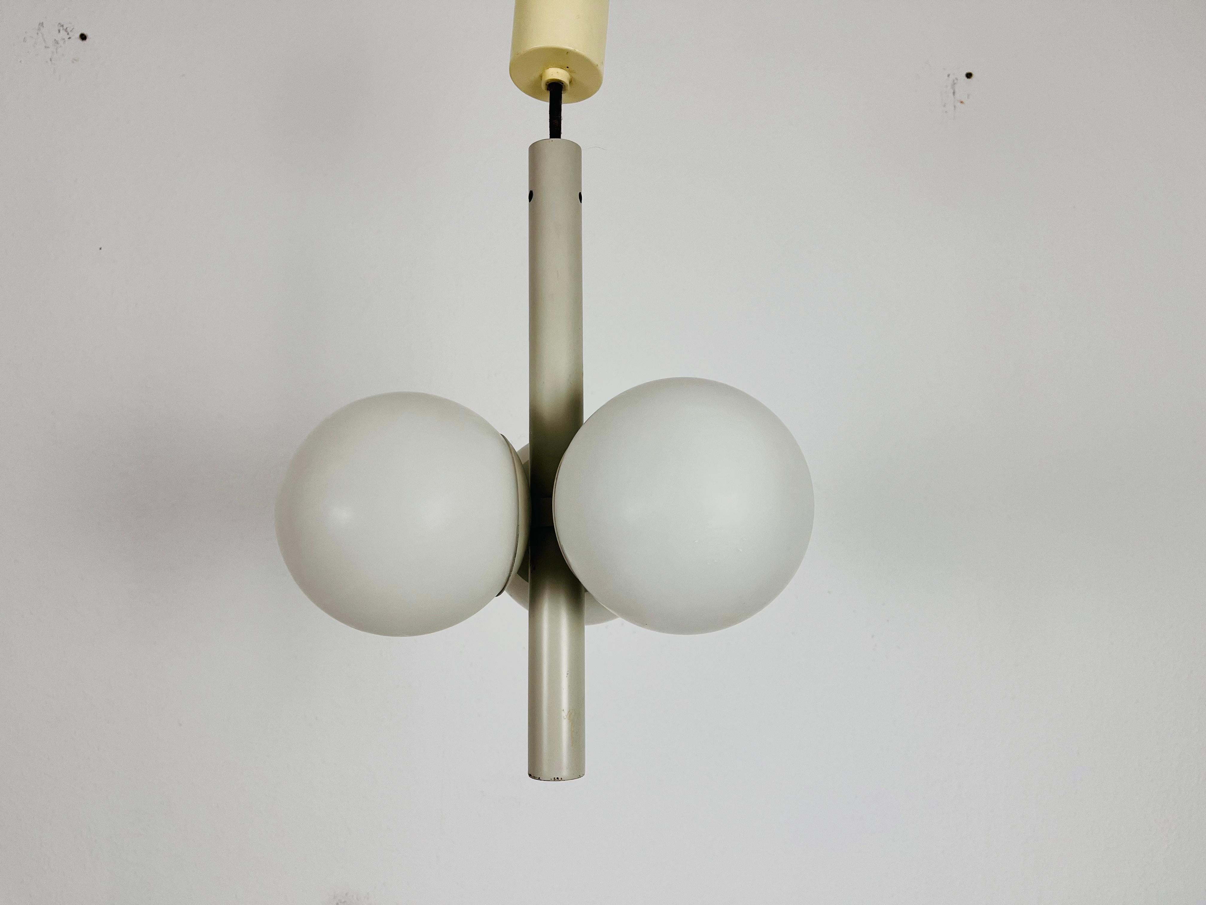 Metal Mid-Century Modern Golden White 3-Arm Space Age Chandelier, 1960s, Germany For Sale