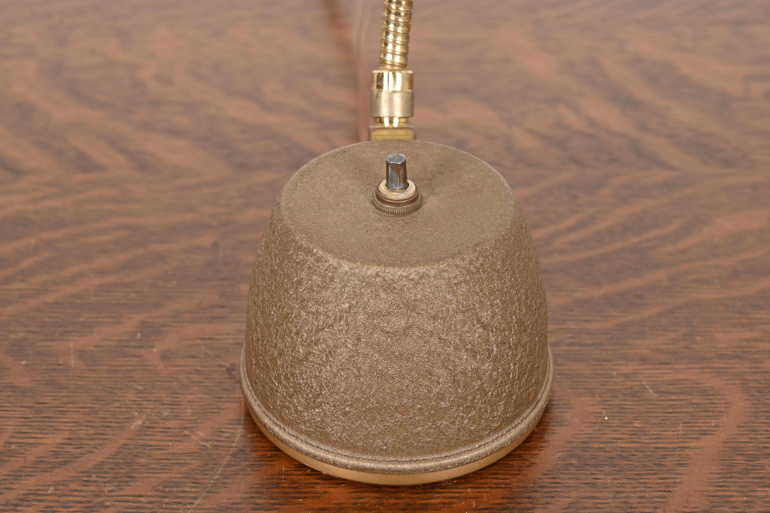 Mid-Century Modern Gooseneck Desk Lamp or Table Lamp, Circa 1950s For Sale 2