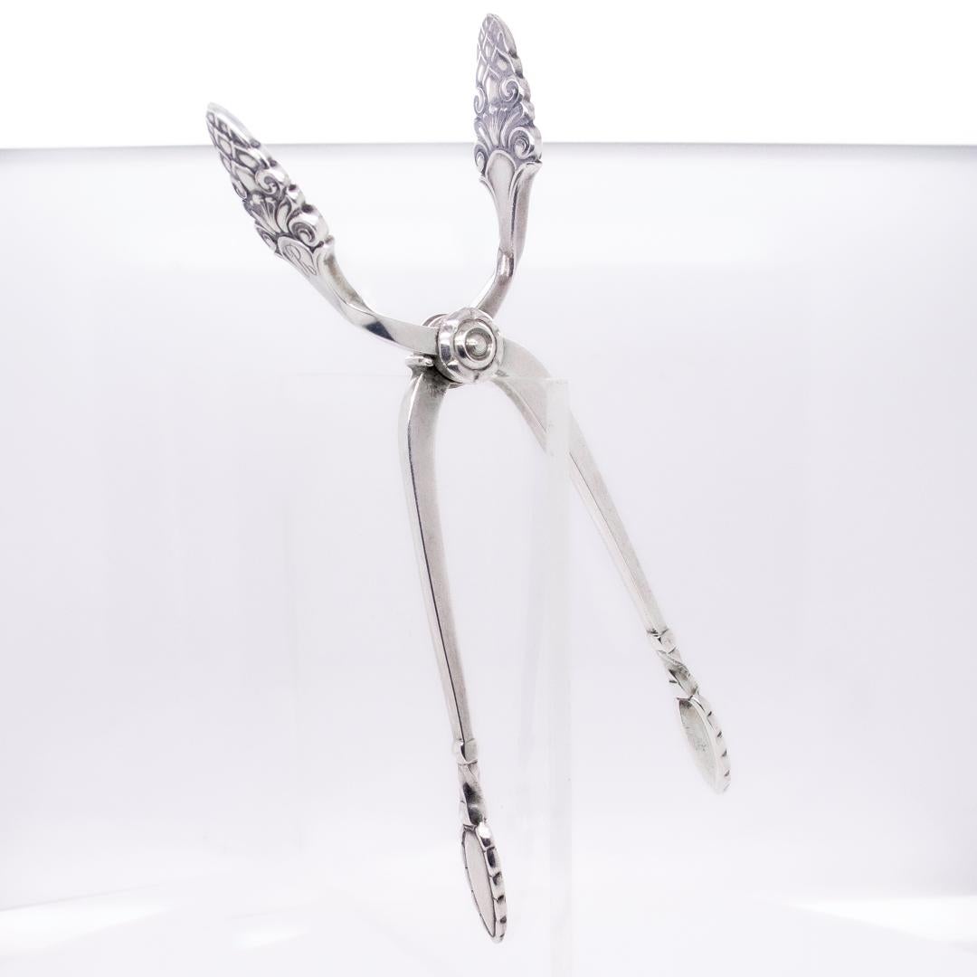 The Modern Modernity Gorham Sterling Silver Old Sovereign Sugar Tongs or Nips (Pince à sucre ou Nips)  en vente 8