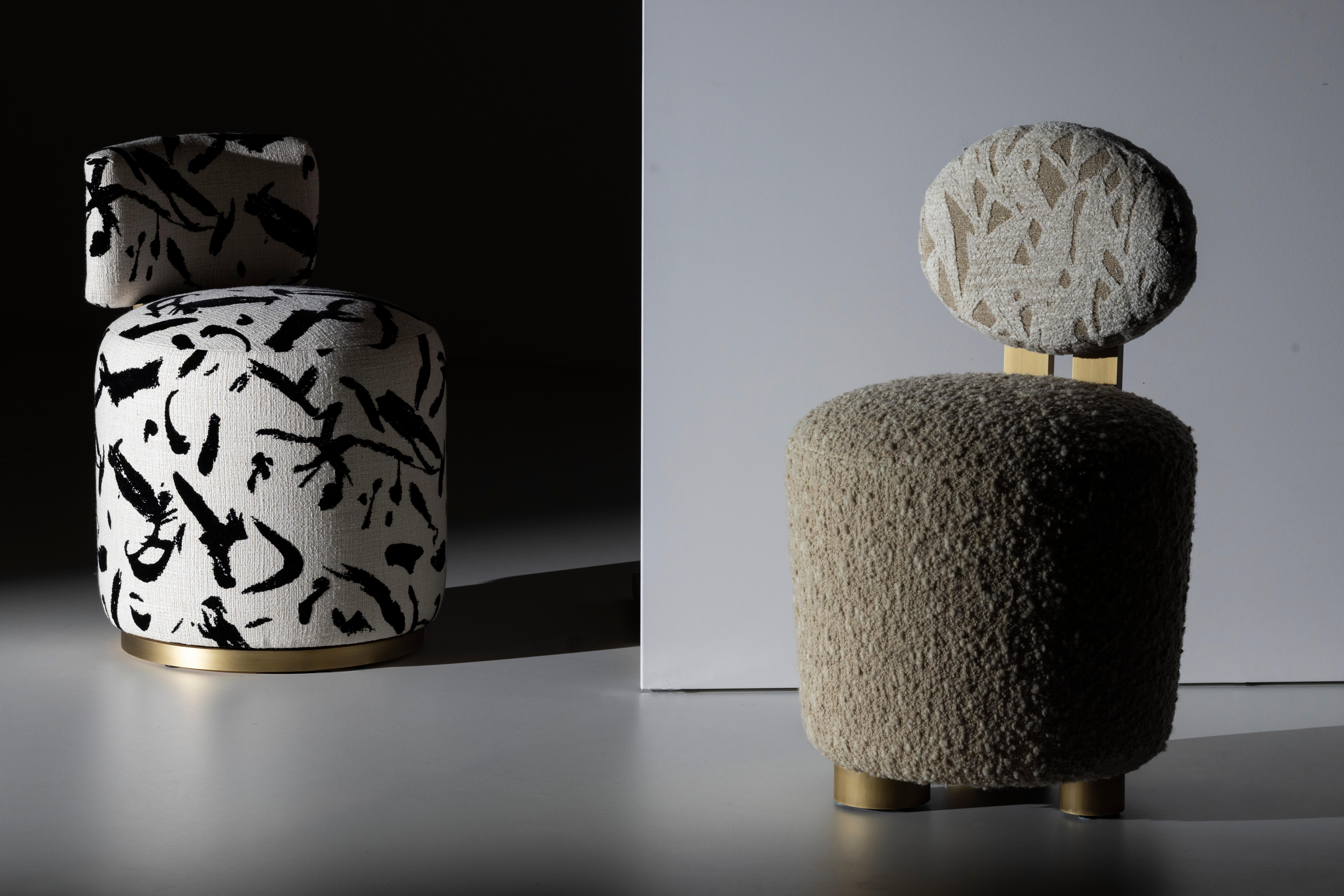 Sedia Grand, Girevole, Collezione Modern, Realizzata a mano in Portogallo - Europa da GF Modern.

La sedia Grand è un pezzo versatile con la sua base girevole, che combina eleganza e funzionalità. Il suo design curvo e scultoreo aggiunge un senso di