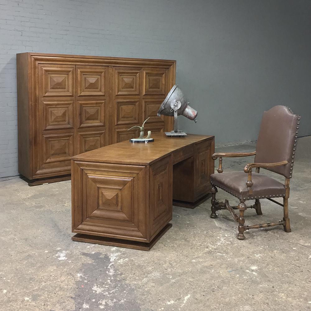 Mid-Century Modern grand oak crescent-shaped desk is a splendid example of ingenuity, tailored architecture, and modern lines! Featuring an intriguing design with abundant storage and a generous writing surface, all on an ergonomically designed