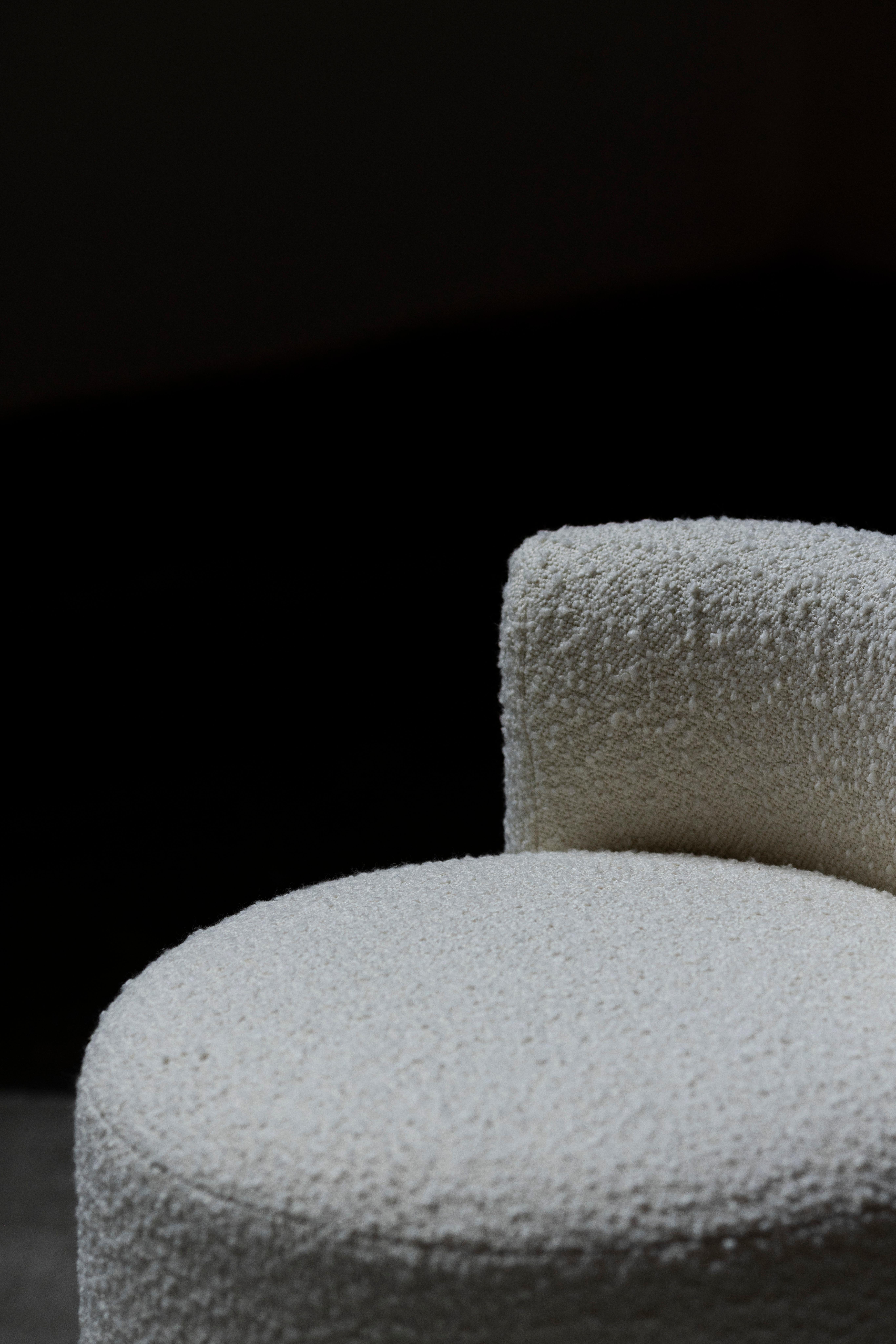 Grand Pouf moderno di metà secolo in cotone bouclé bianco fatto a mano da Greenapple in vendita 4