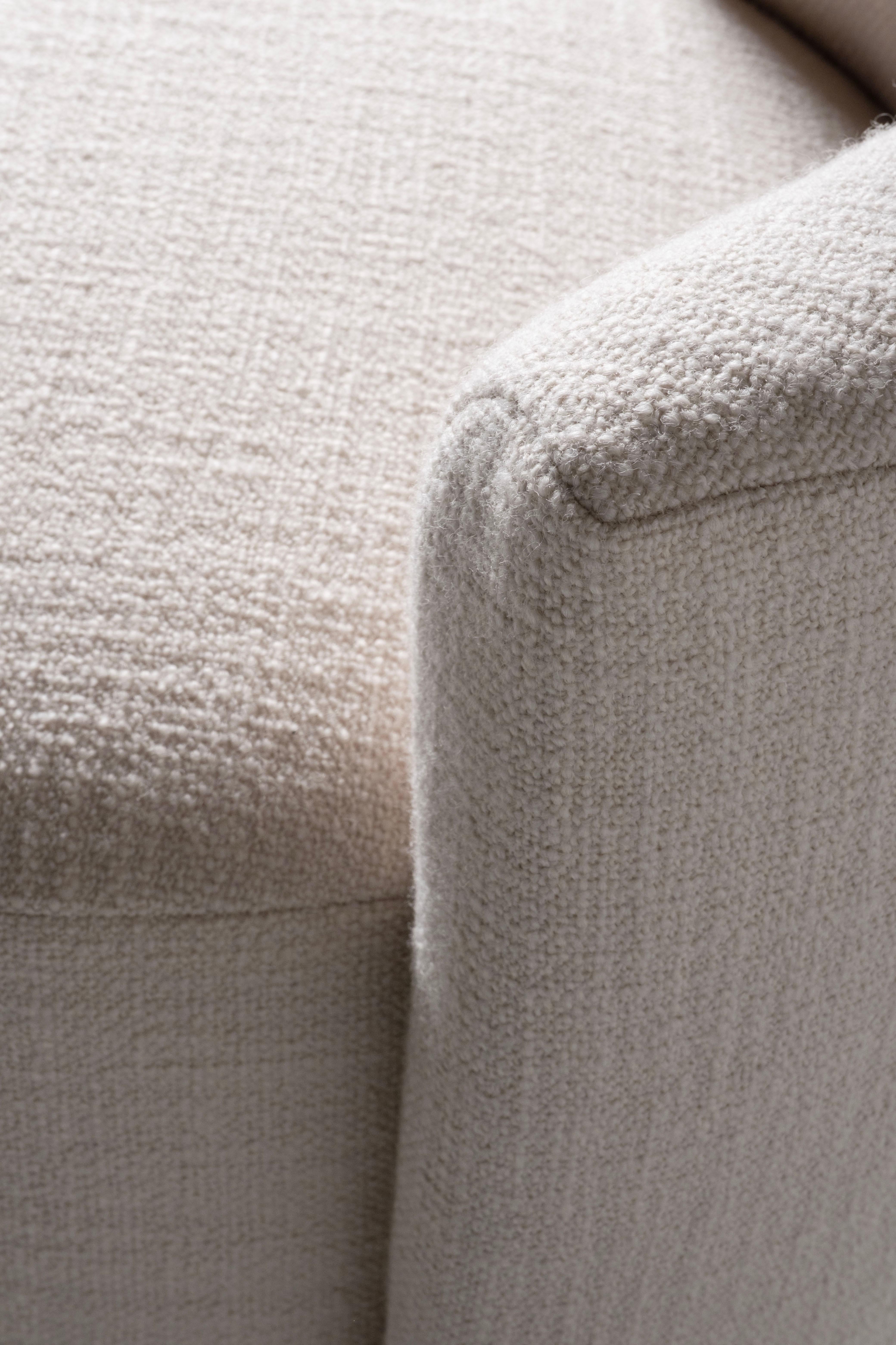 Grand Pouf moderno di metà secolo, lana, Oak, fatto a mano in Portogallo da Greenapple in vendita 4