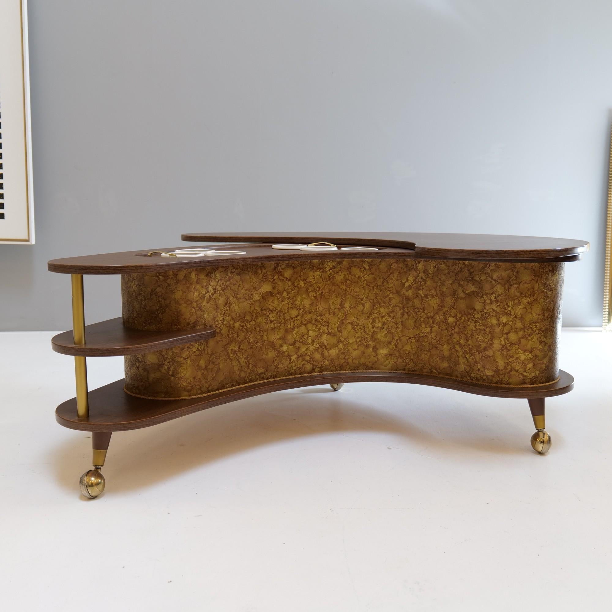 Mid Century modern - Grand Server boomerang bar from the 1960s, USA In Excellent Condition In Saarbrücken, SL