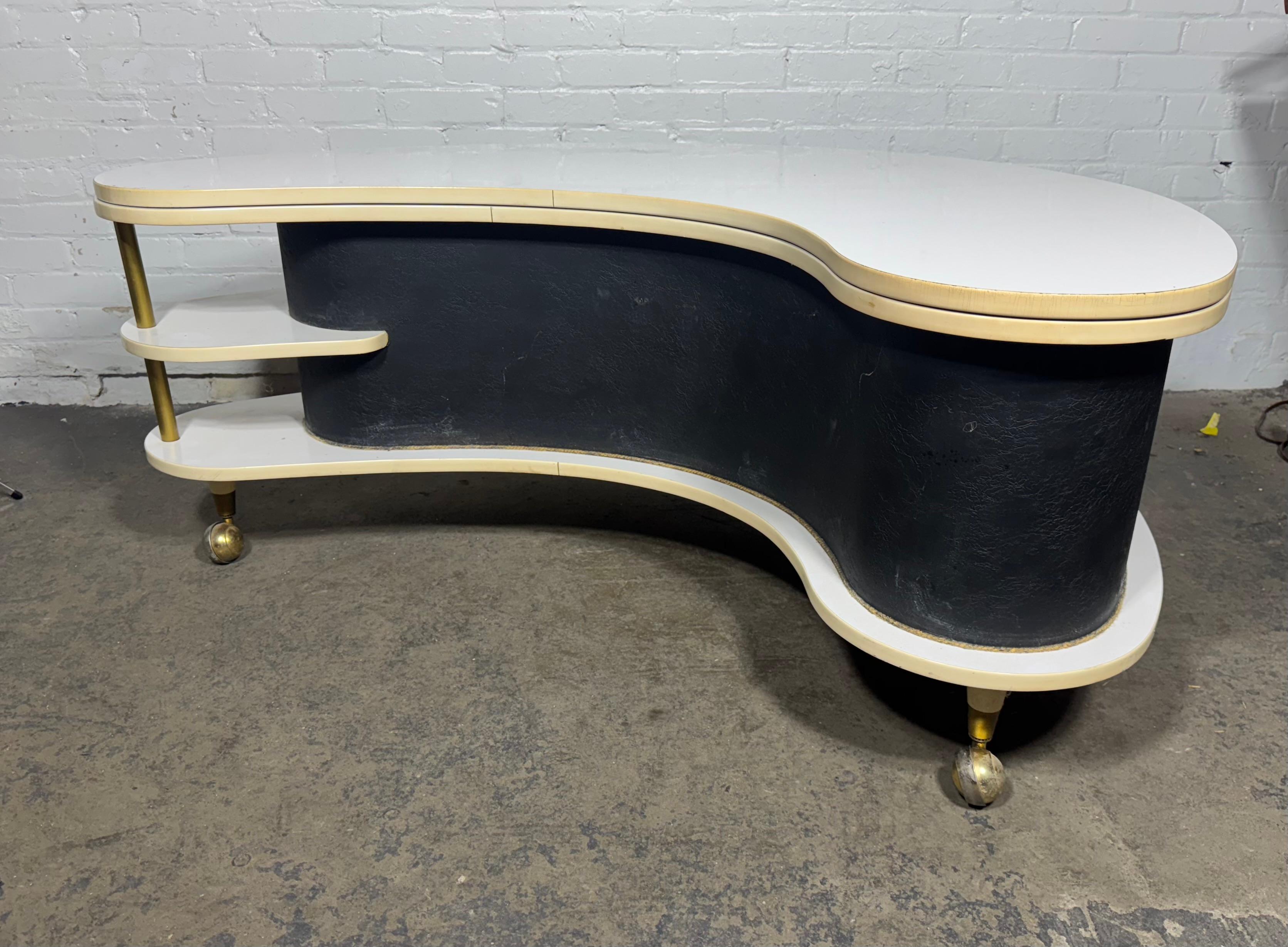 Mid Century modern - Grand Server boomerang bar /table 1960s, NYC Worlds Fair en venta 1