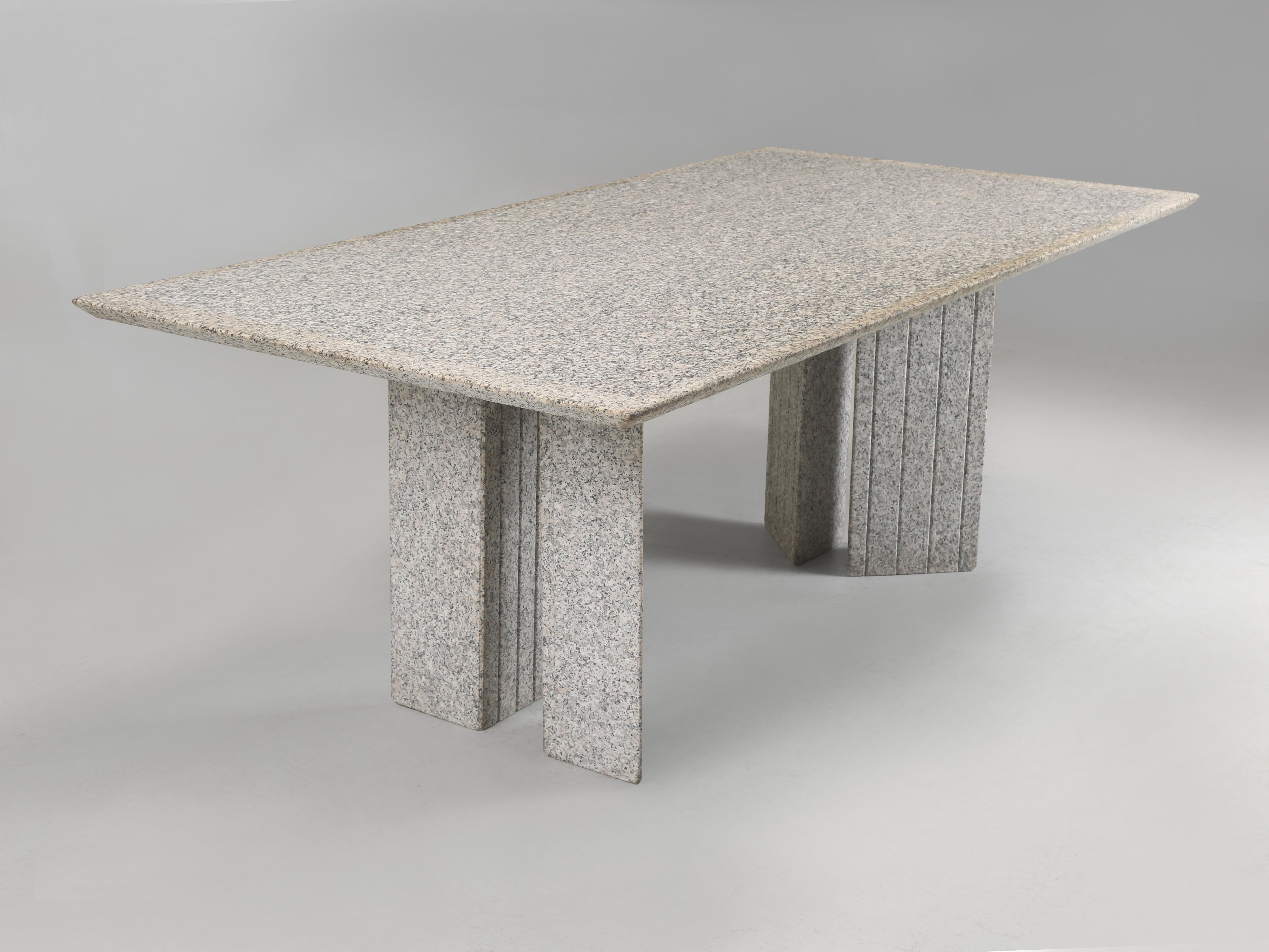 italien Table de salle à manger en granit du milieu du siècle ou un beau bureau d'Italie c1970's en vente