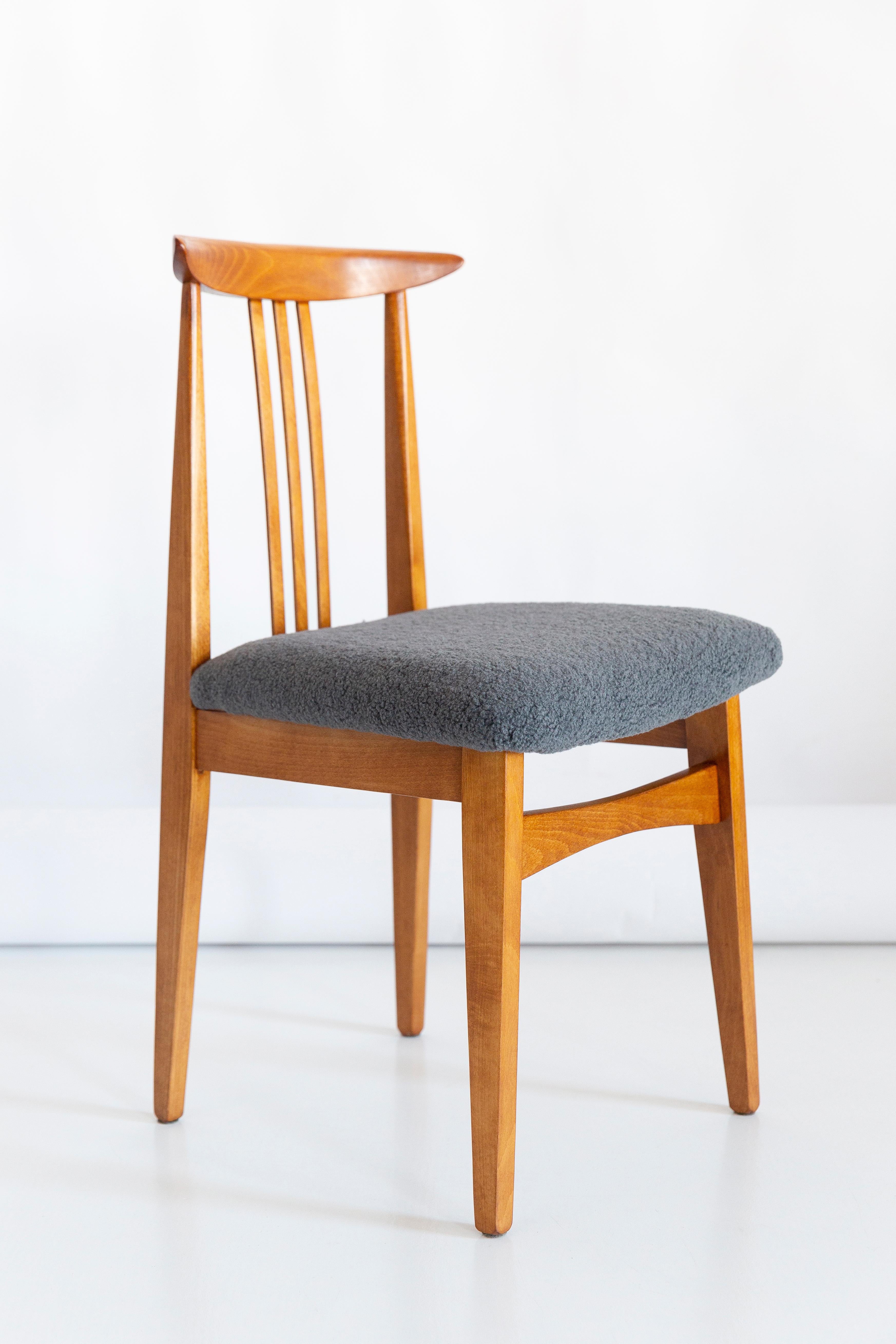 Fatto a mano Sedia Boucle grigia moderna di metà secolo, Design M. Zielinski, Europa, anni '60 in vendita