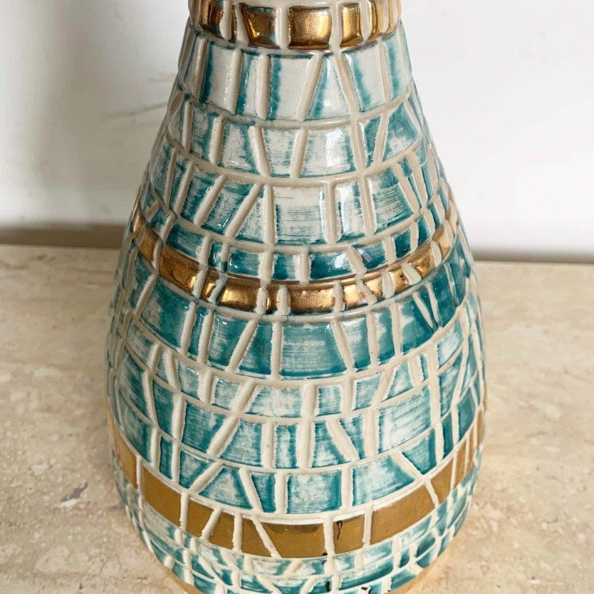 Céramique Lampe de table moderne du milieu du siècle en fausse mosaïque de céramique verte et dorée en vente