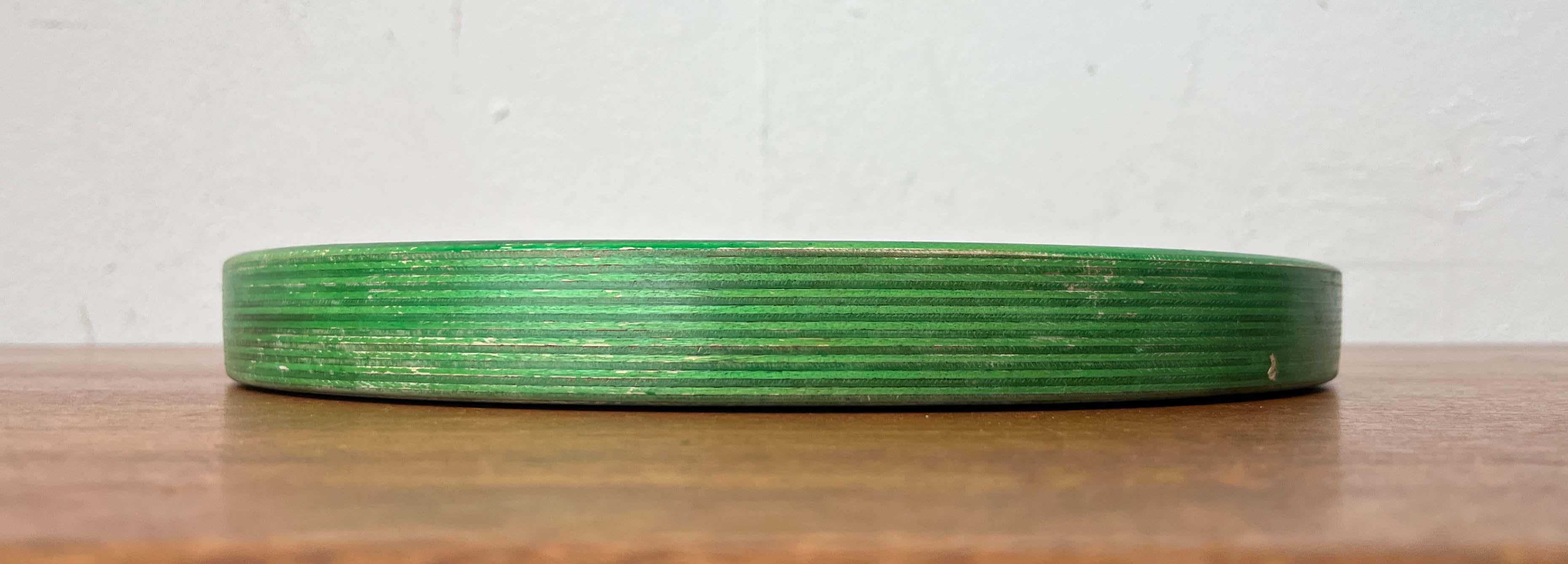 Ciotola verde moderna di metà secolo in legno di Paavo Asikainen, Finlandia, anni '60 in vendita 1