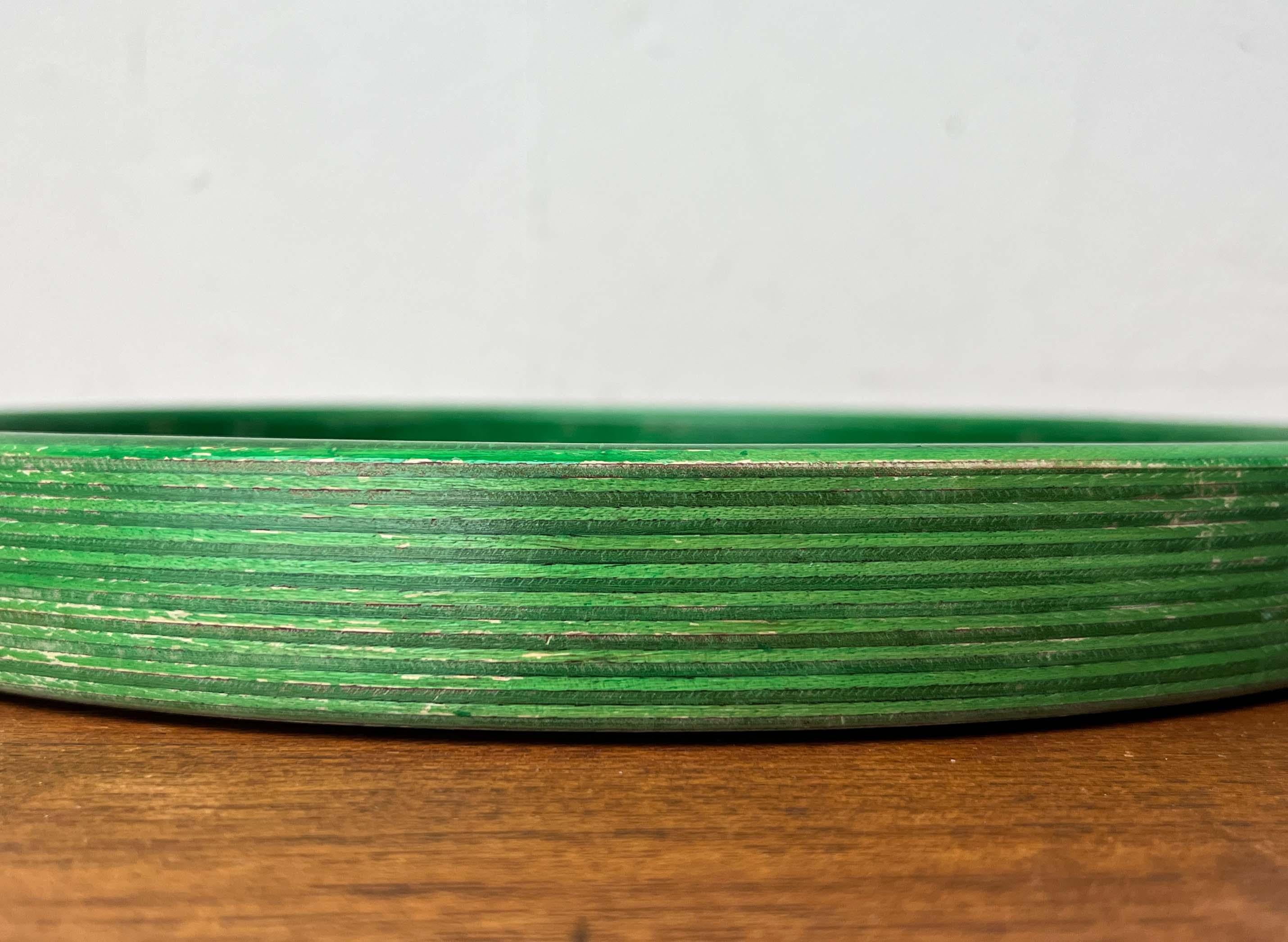 Ciotola verde moderna di metà secolo in legno di Paavo Asikainen, Finlandia, anni '60 in vendita 2