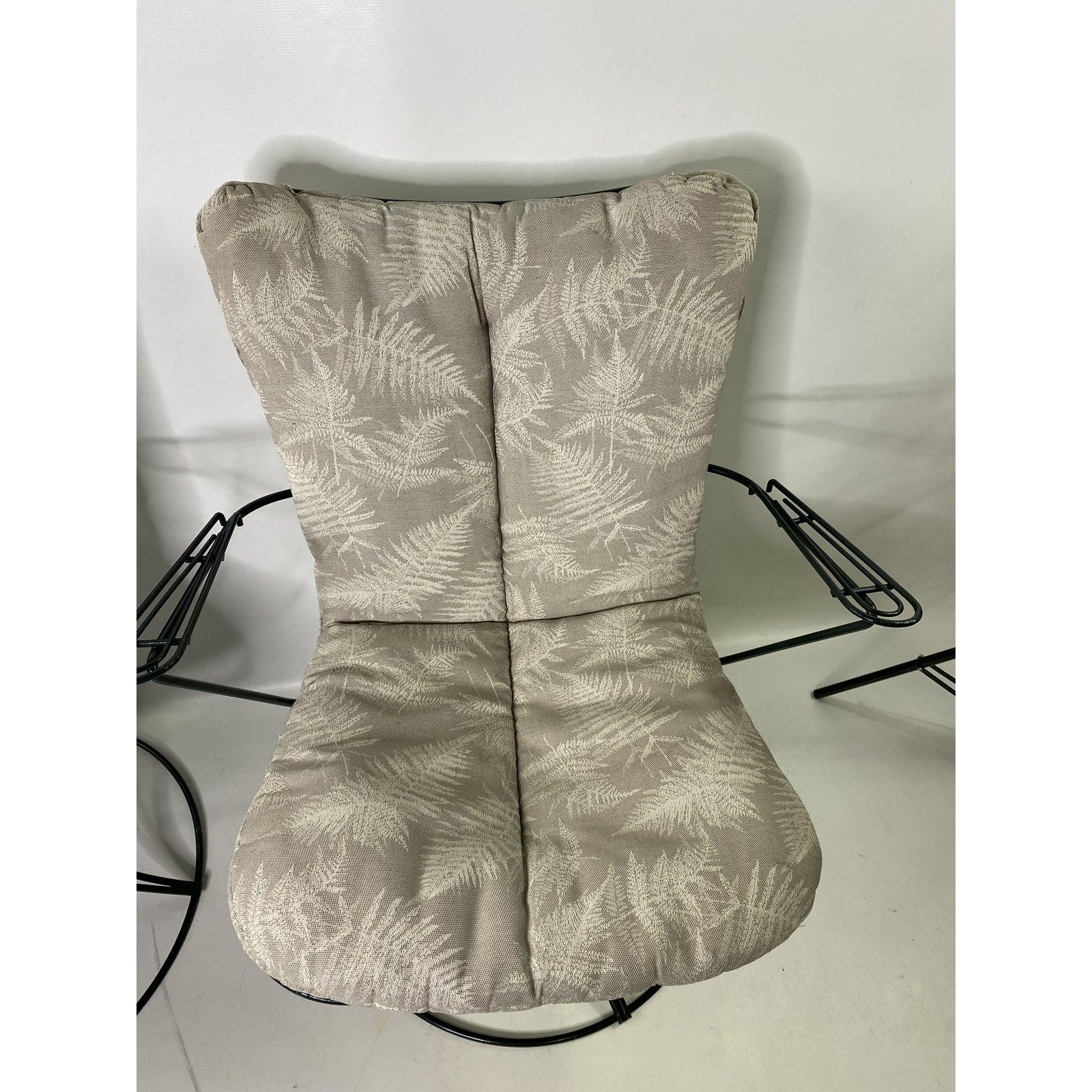 Mid-Century Modern Green Cast Iron Homecrest Wire Lounge Chairs, a Pair 3