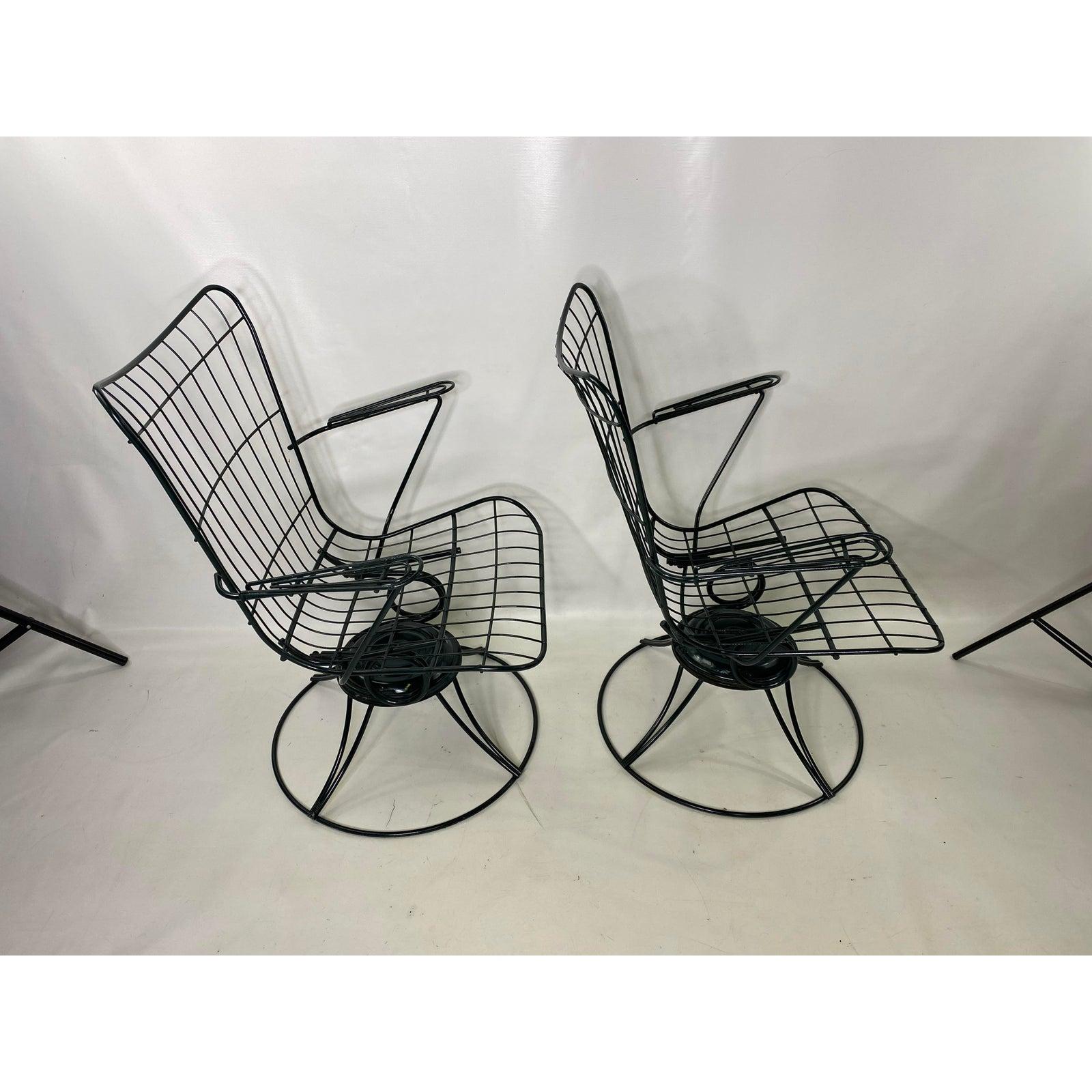 Metal Mid-Century Modern Green Cast Iron Homecrest Wire Lounge Chairs, a Pair